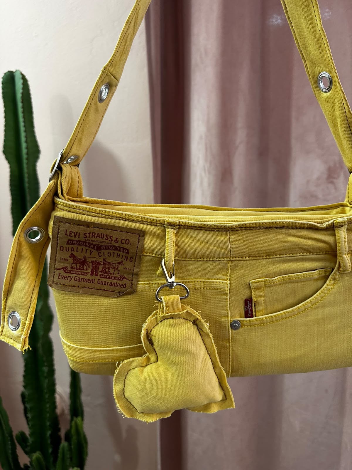 Borsa Levis baguette upcycling gialla