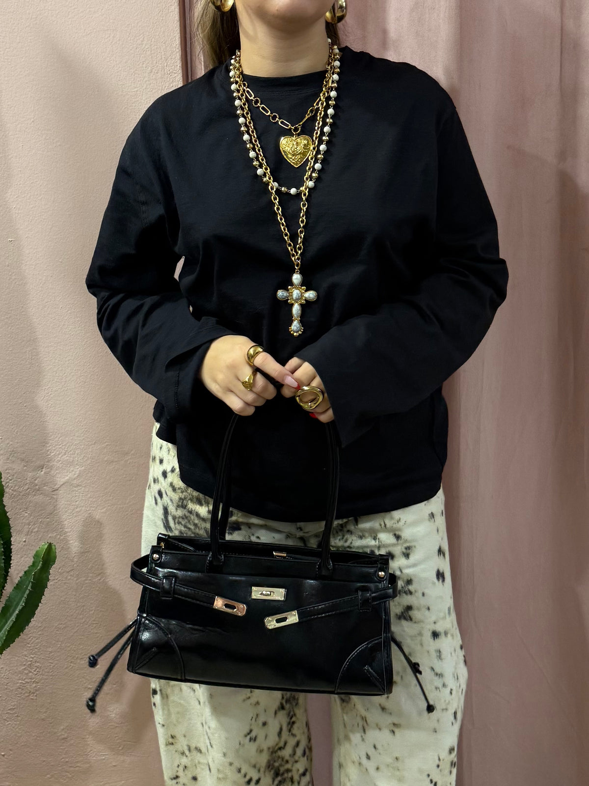 Borsa 00s in vernice nera