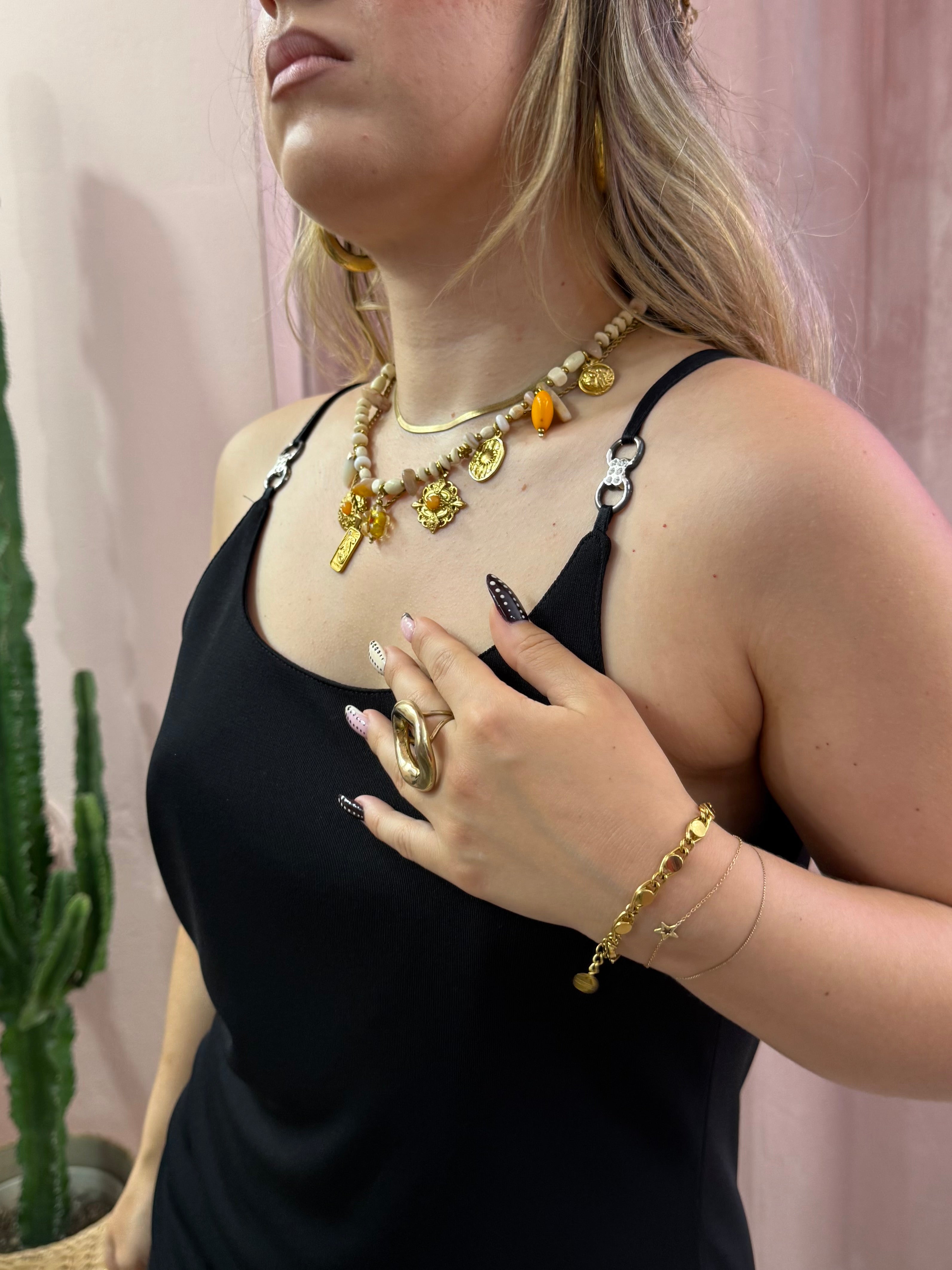 Top 00s nero con spacchi laterali
