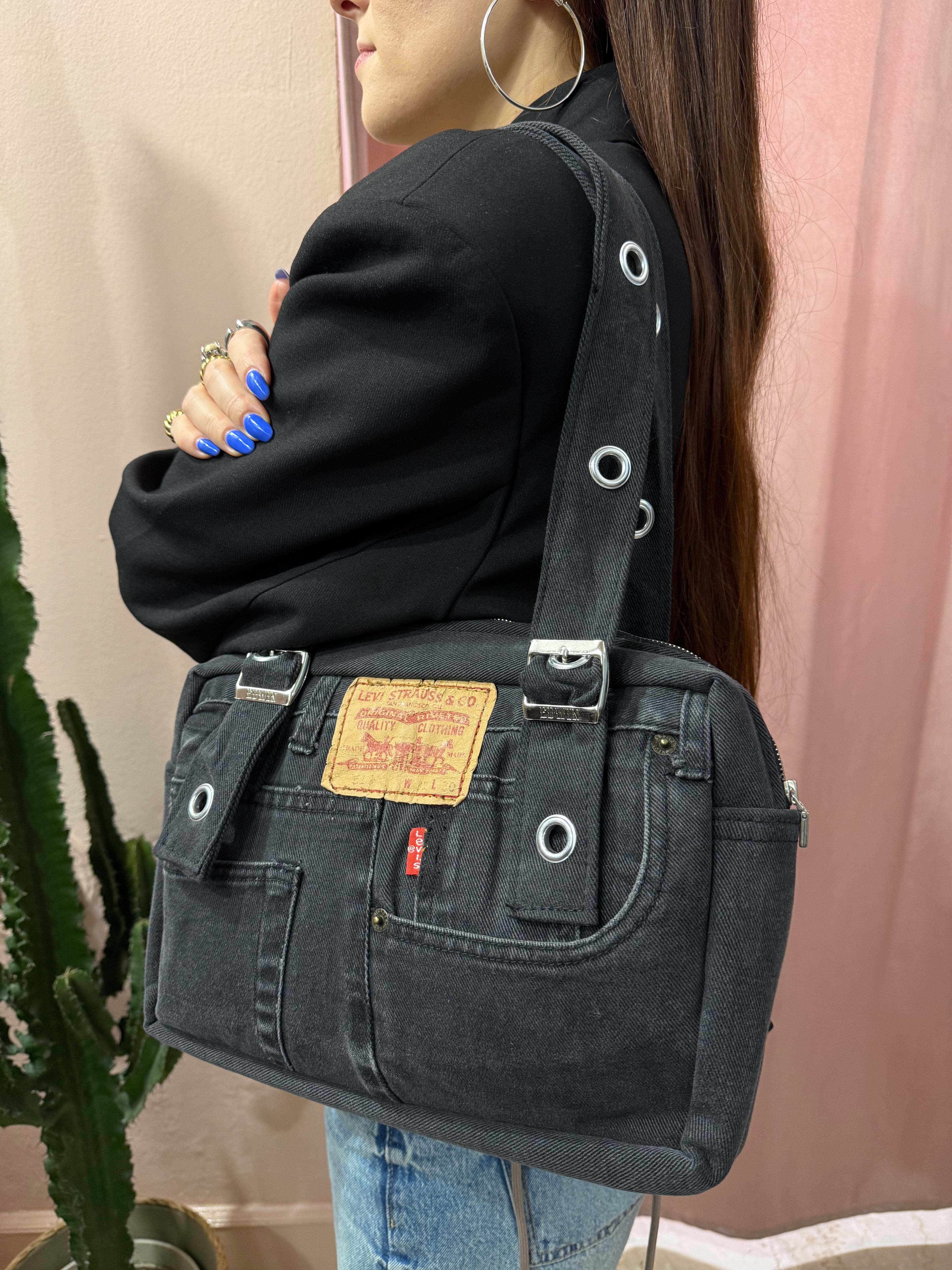Borsa Levis upcycling nero slavato