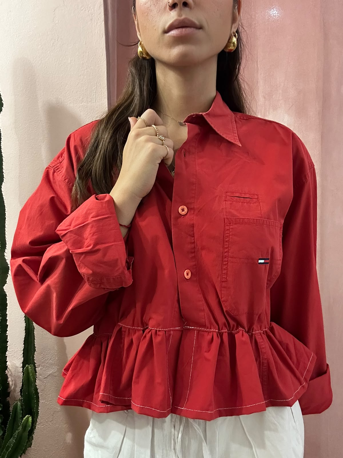 camicia Tommy Hilfiger upcycling volant rossa