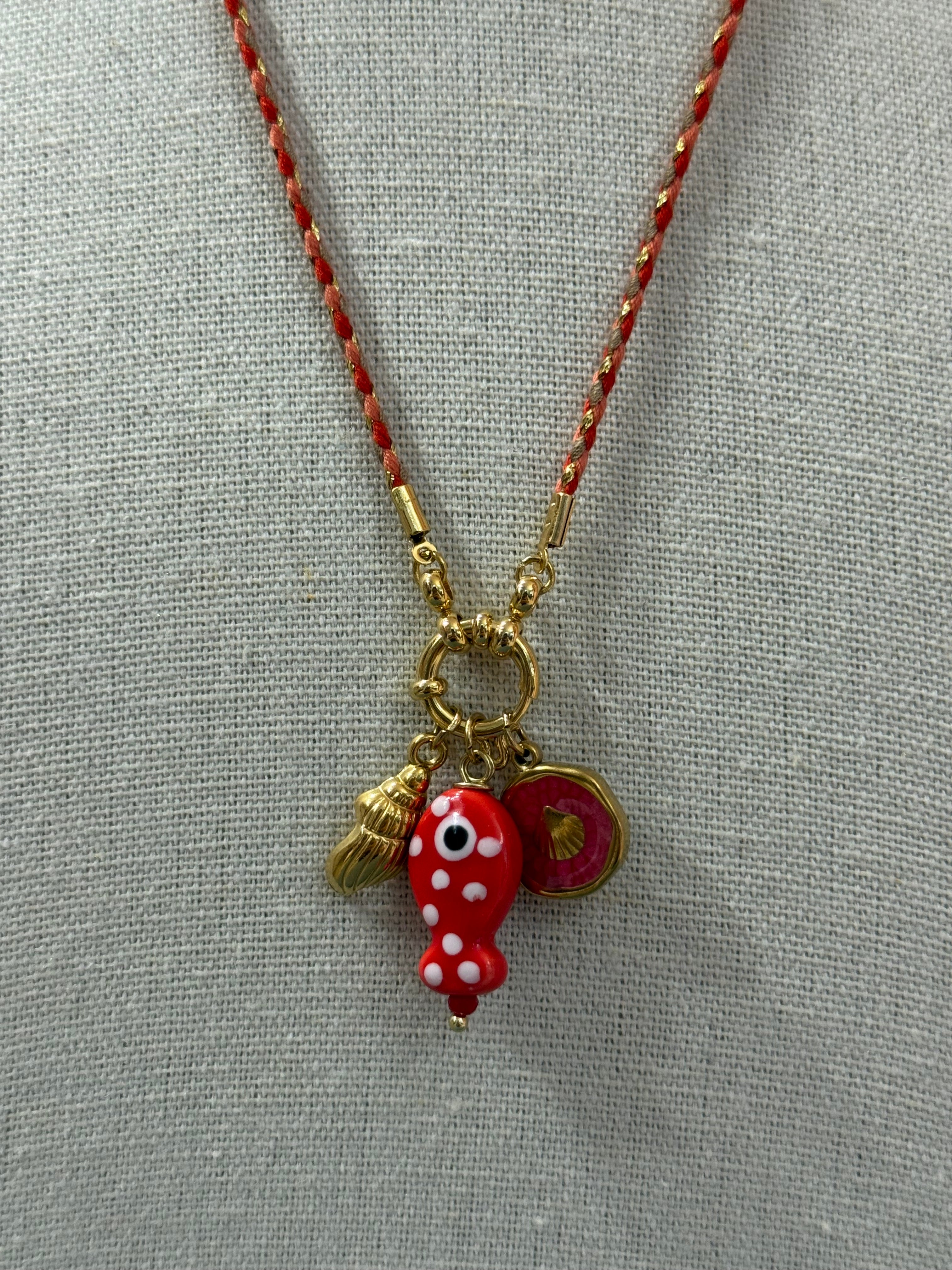 Collana in corda mix ciondoli pesci più colori