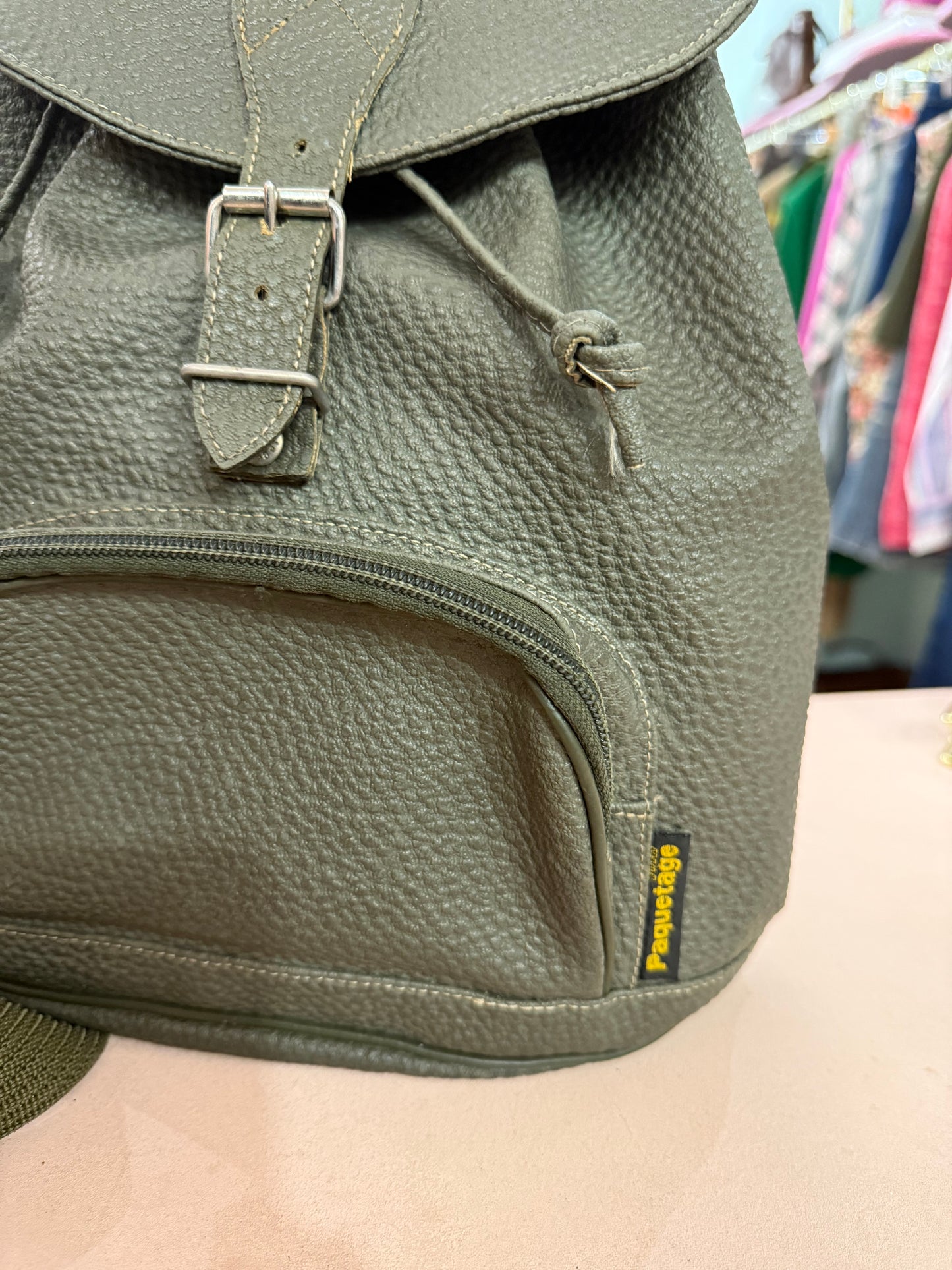 Zainetto vintage martellato