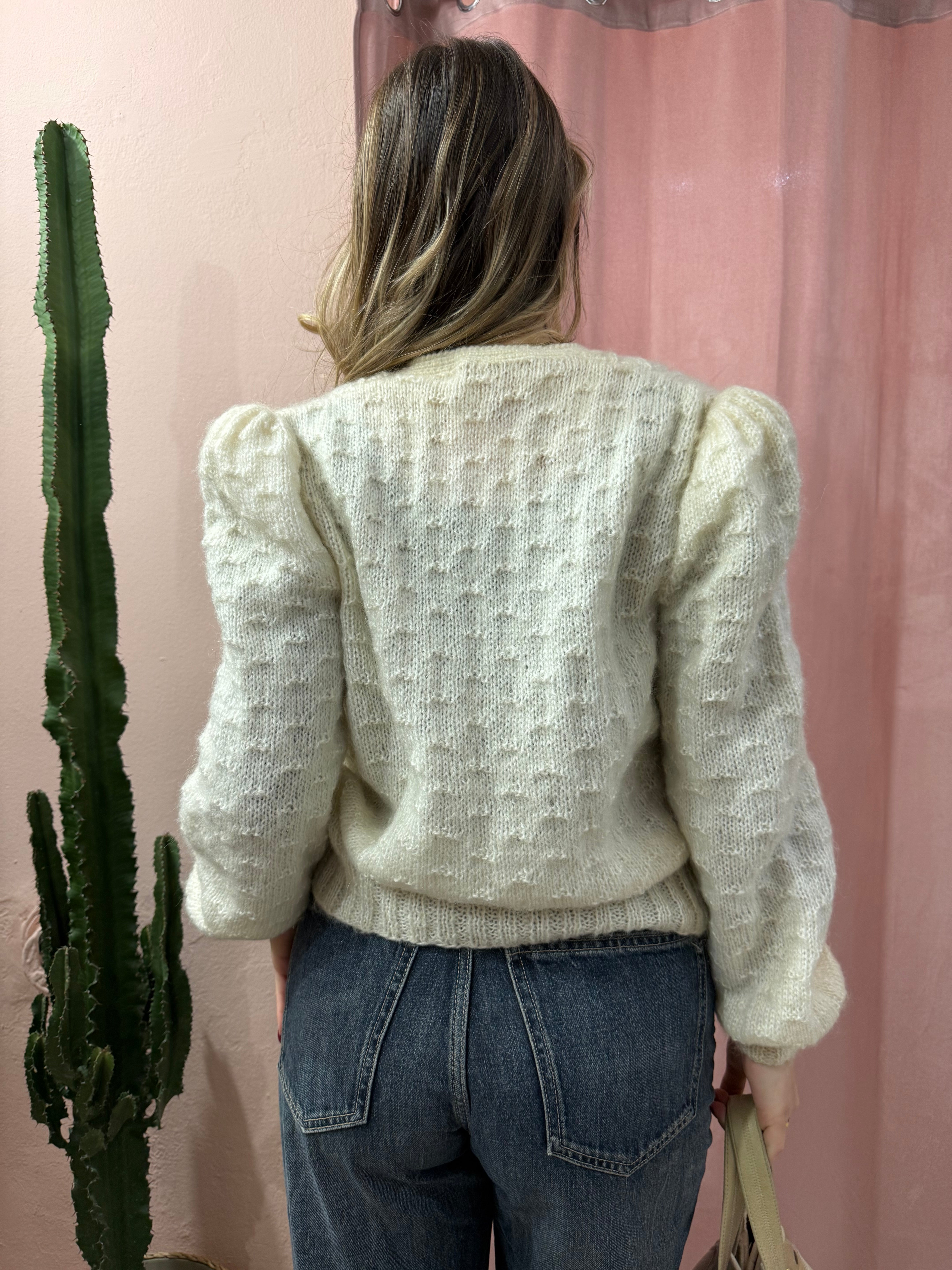 Cardigan panna con maniche gigot