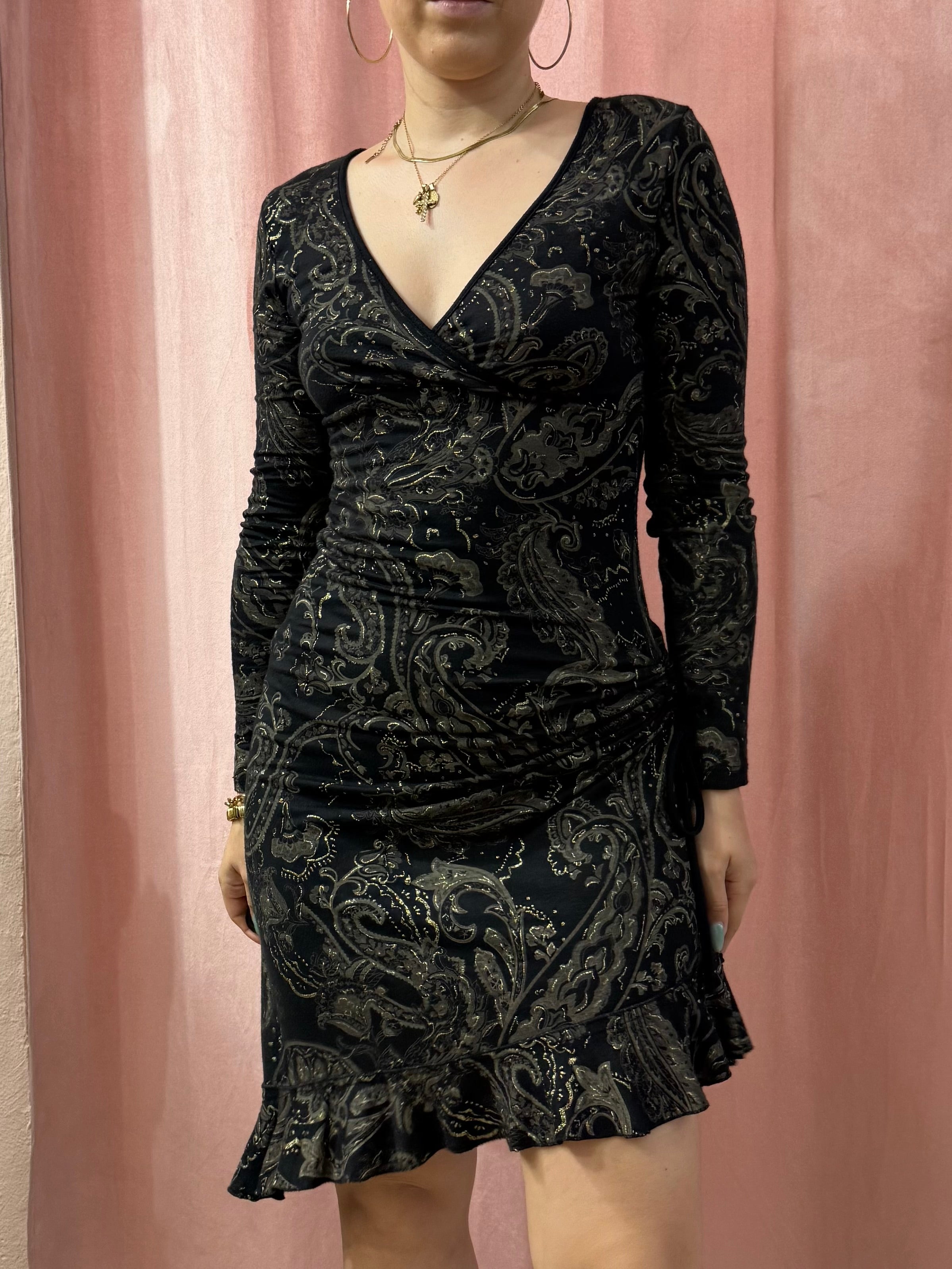 Vestito 2000 nero in fantasia dorata