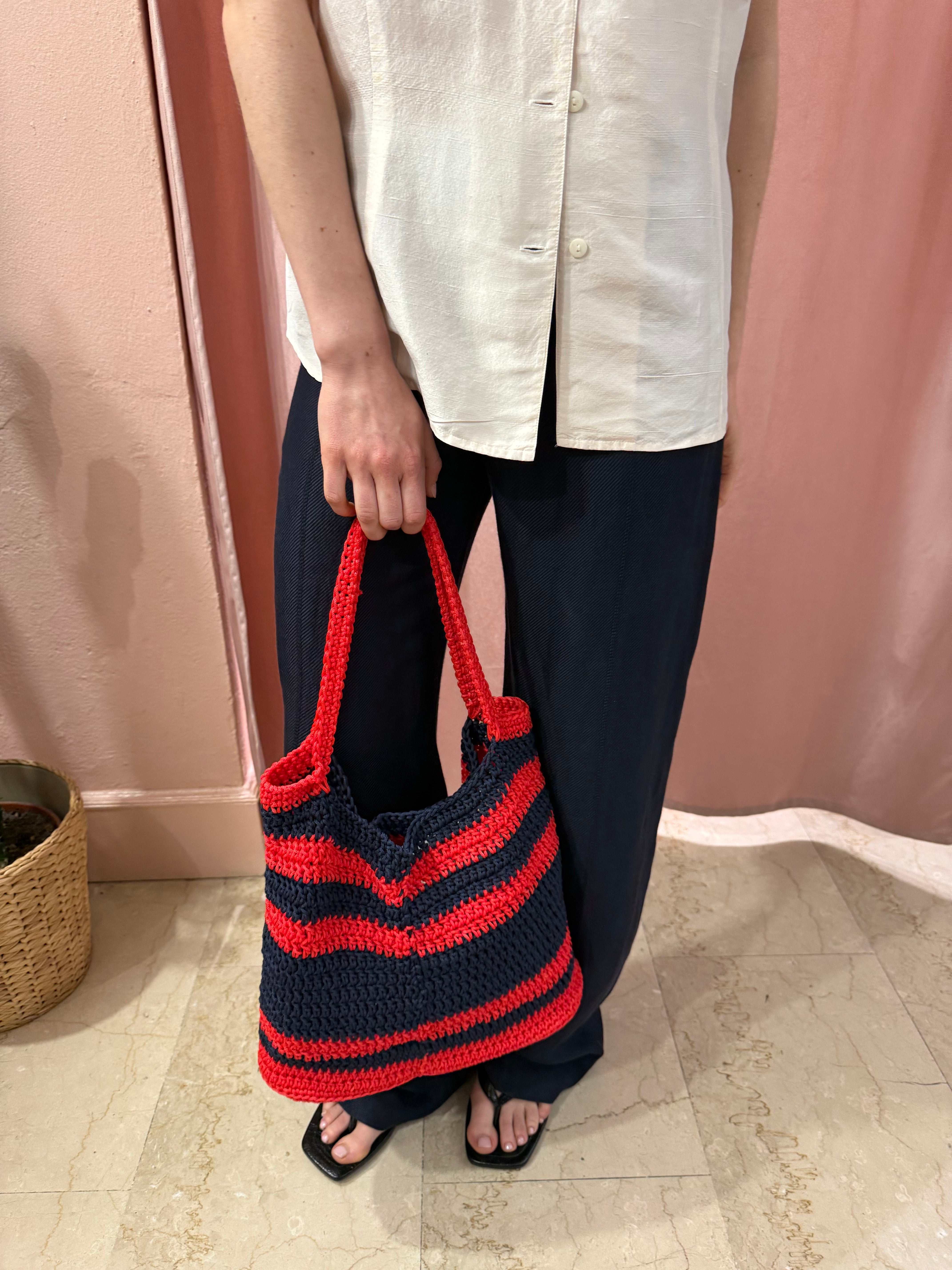 Borsa crochet rossa e blu