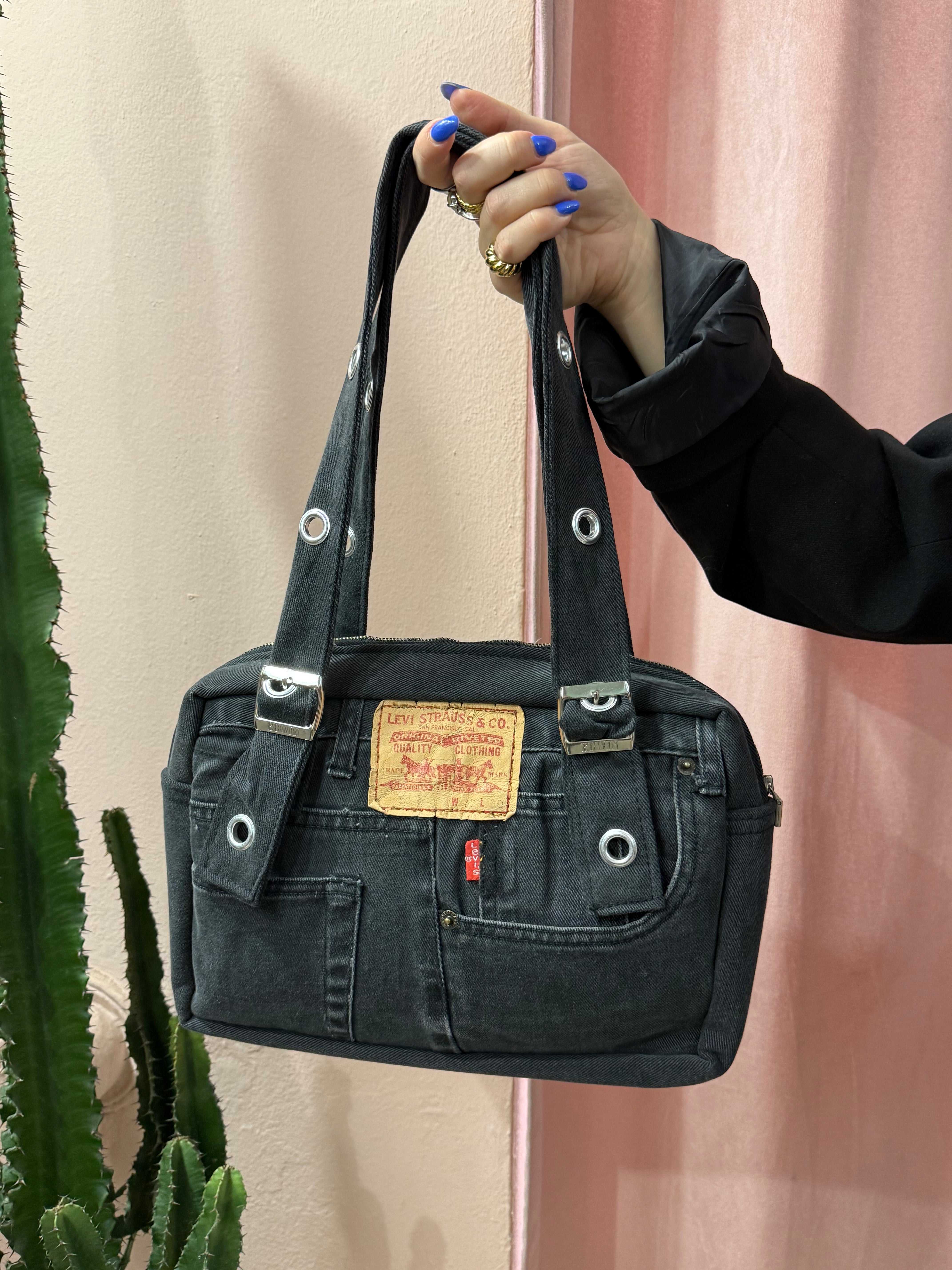 Borsa Levis upcycling nero slavato