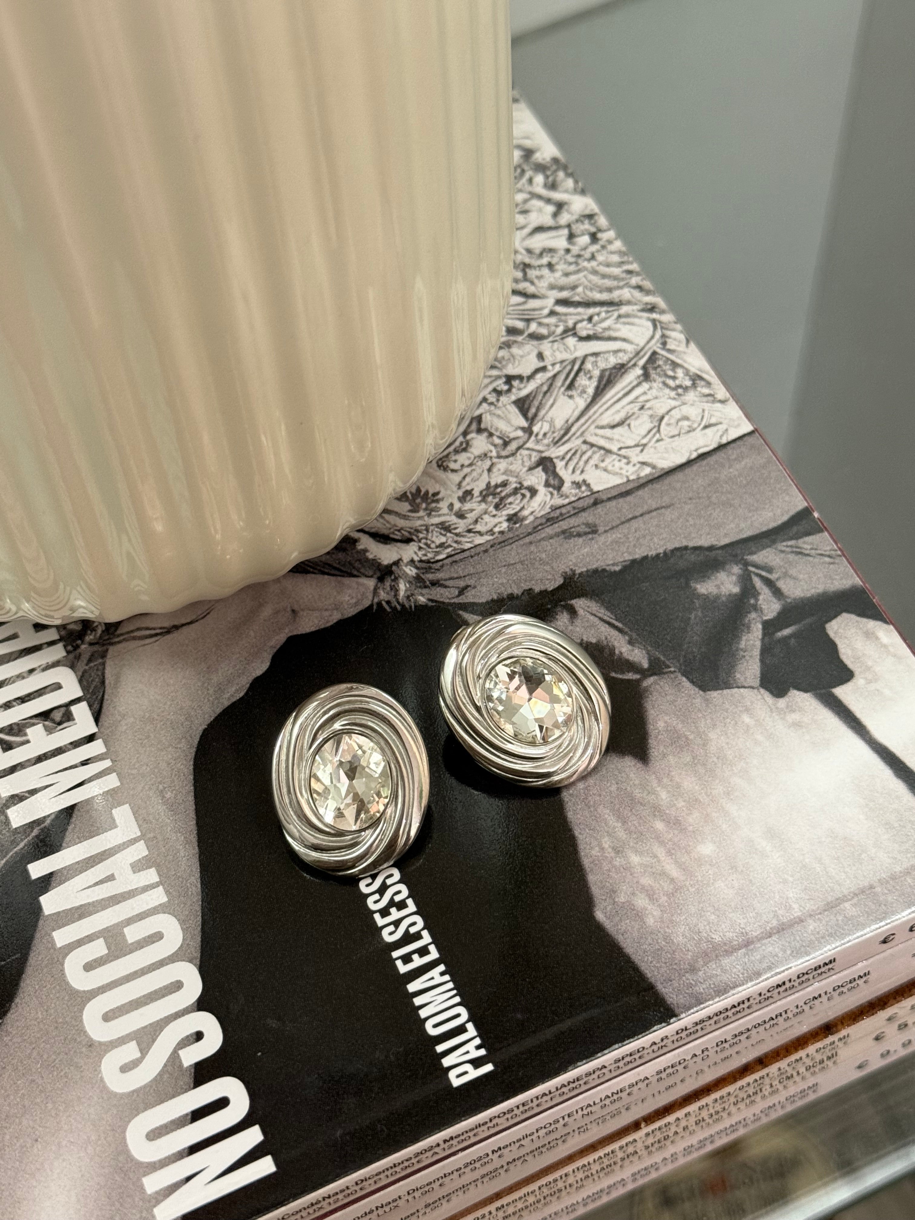 Orecchini ovali torchon con pietra | solo online