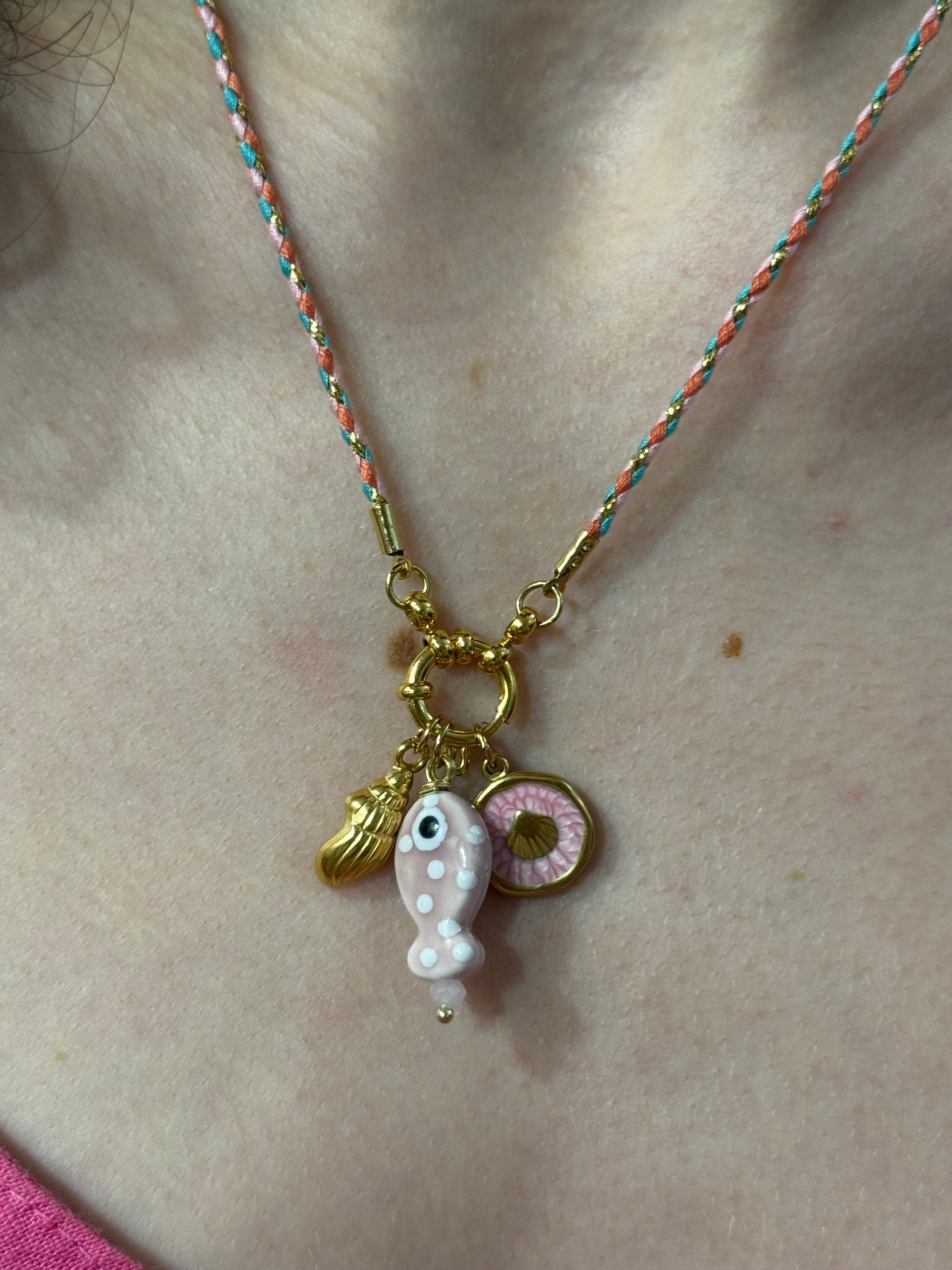 Collana in corda mix ciondoli pesci più colori