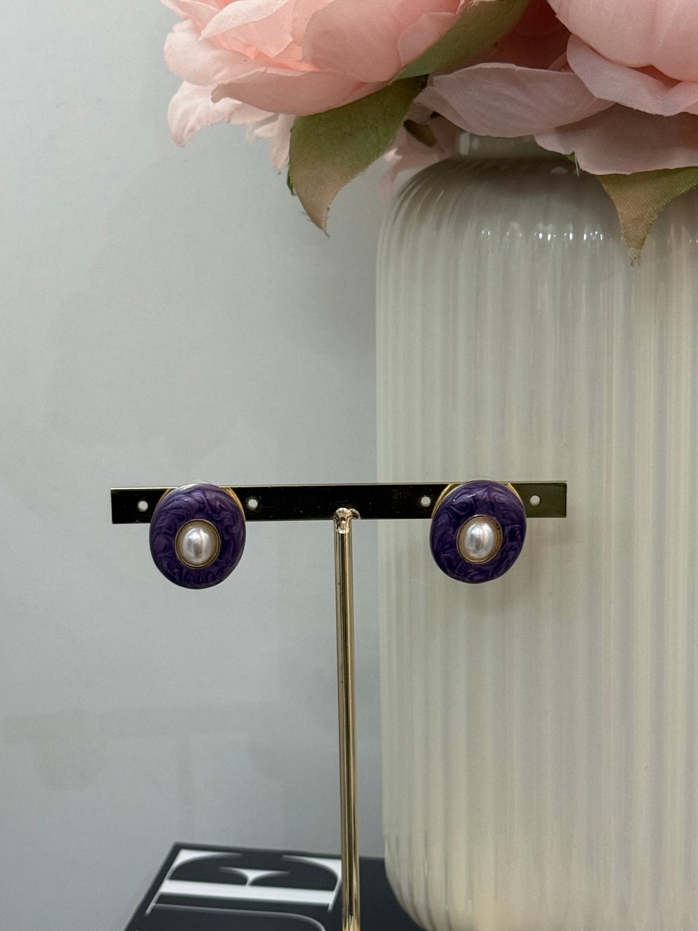Orecchini viola con perla - solo online