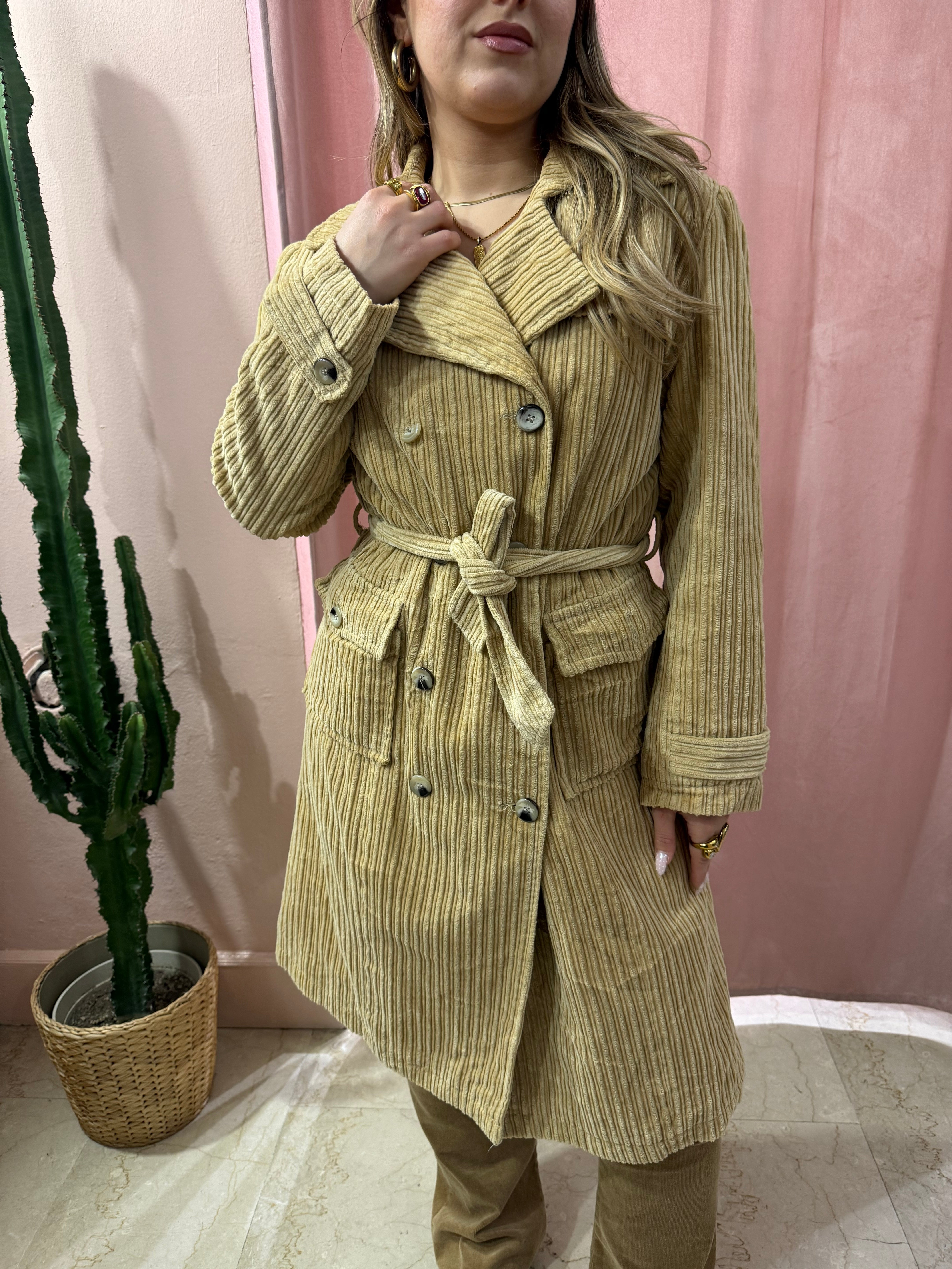 Trench beige a coste