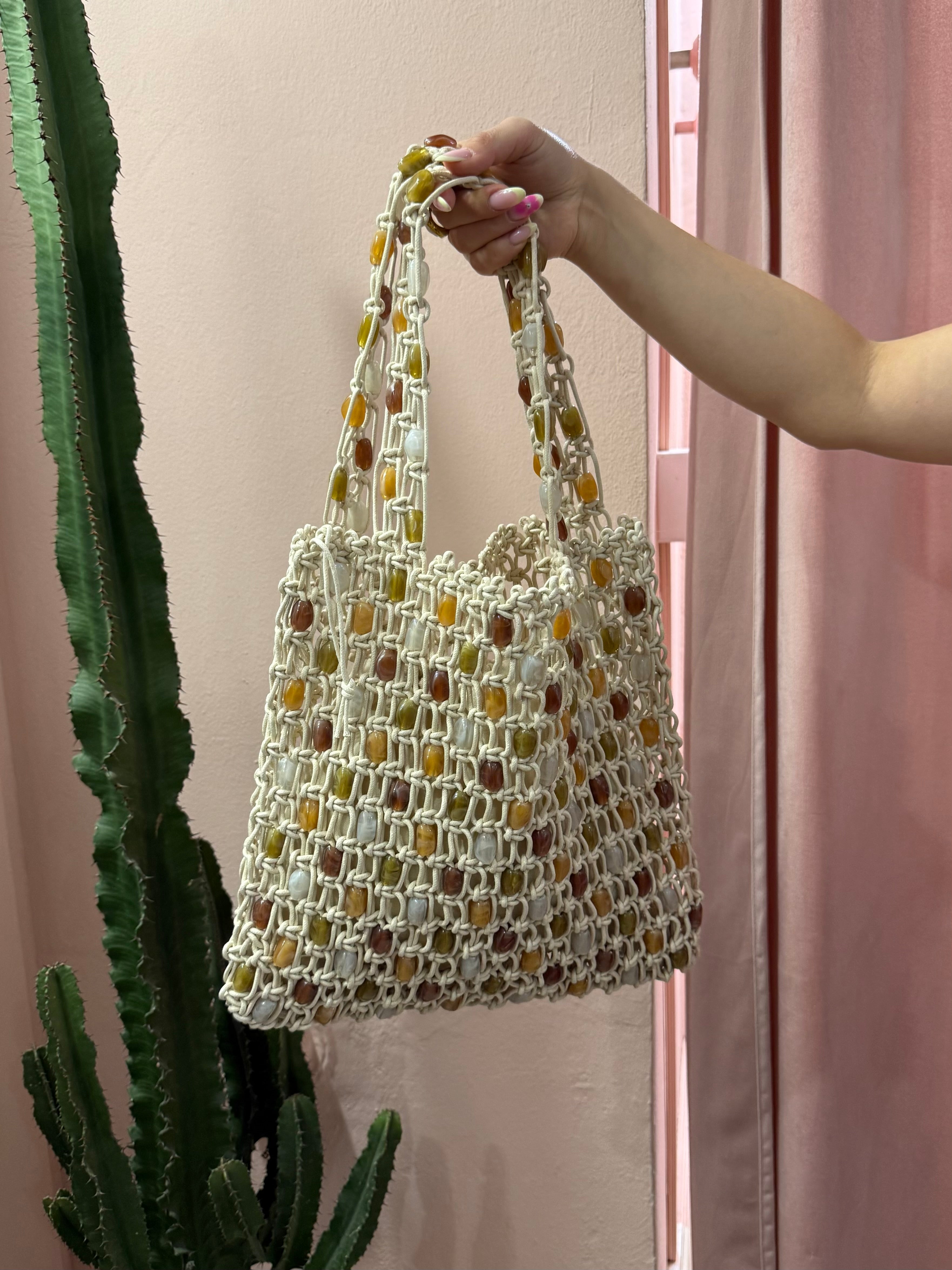 Shopper intrecciata con pietre colorate | più colori