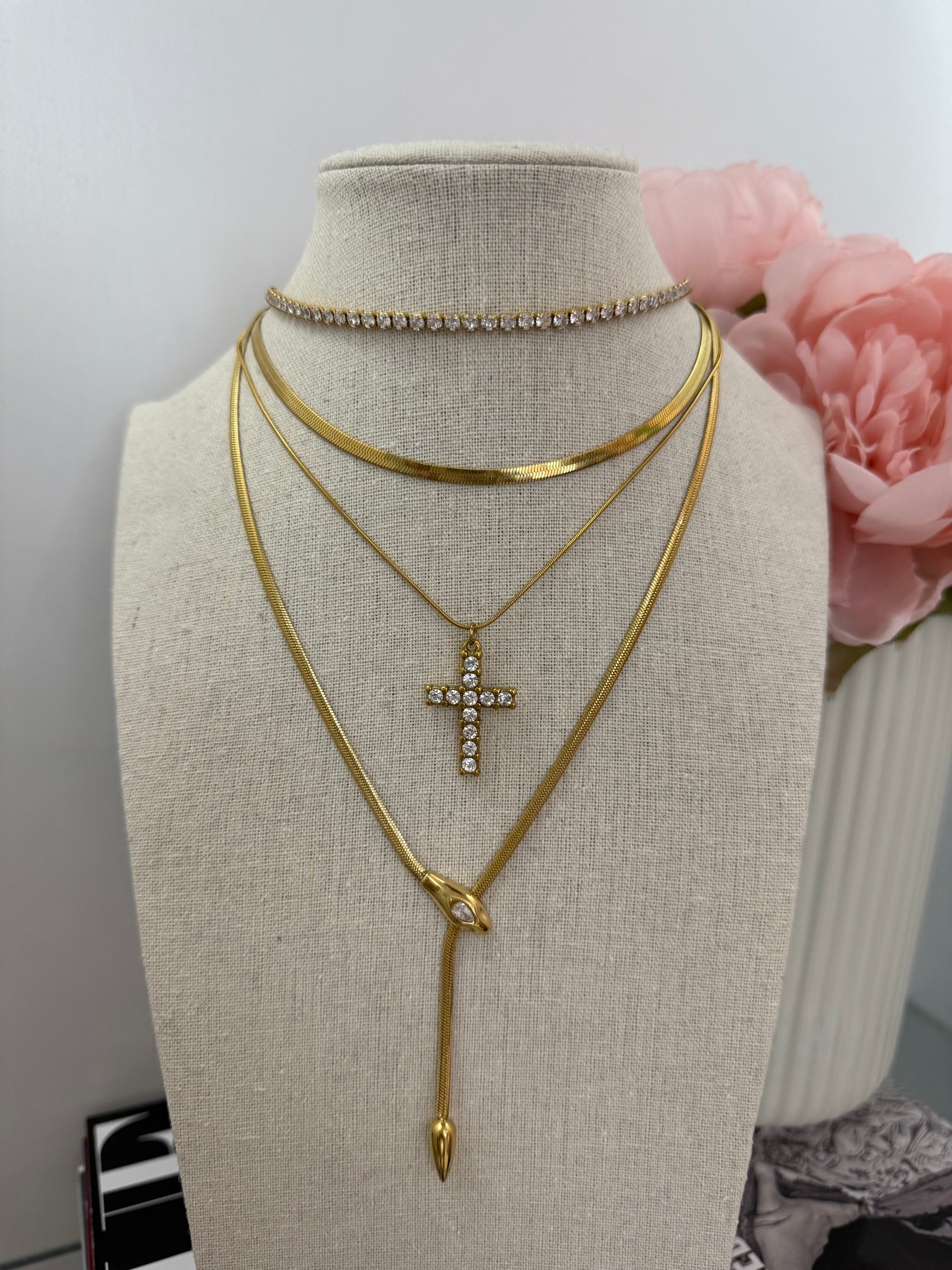 Collana con snake pendente