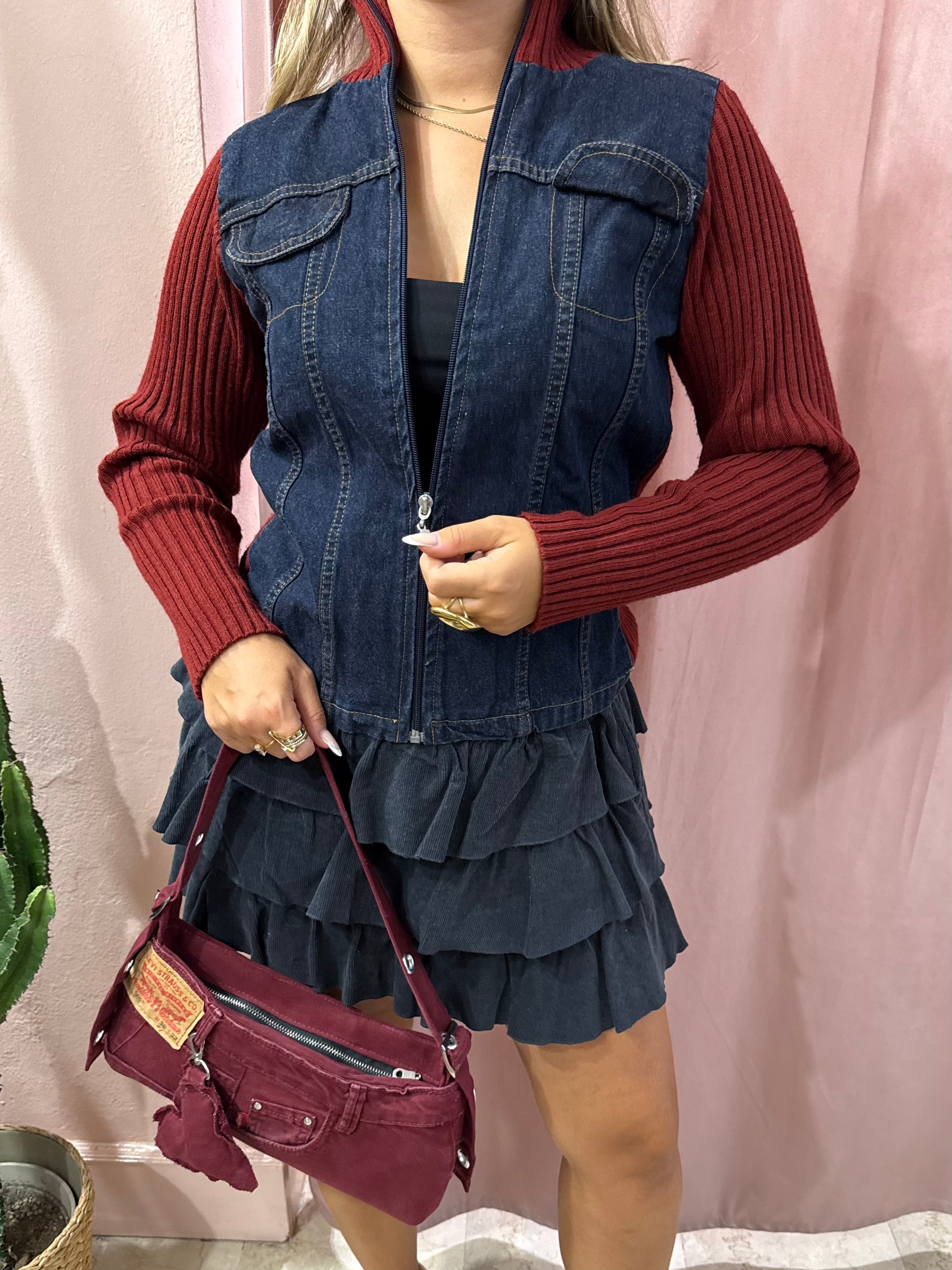 Felpa bordeaux con inserti in denim 00s