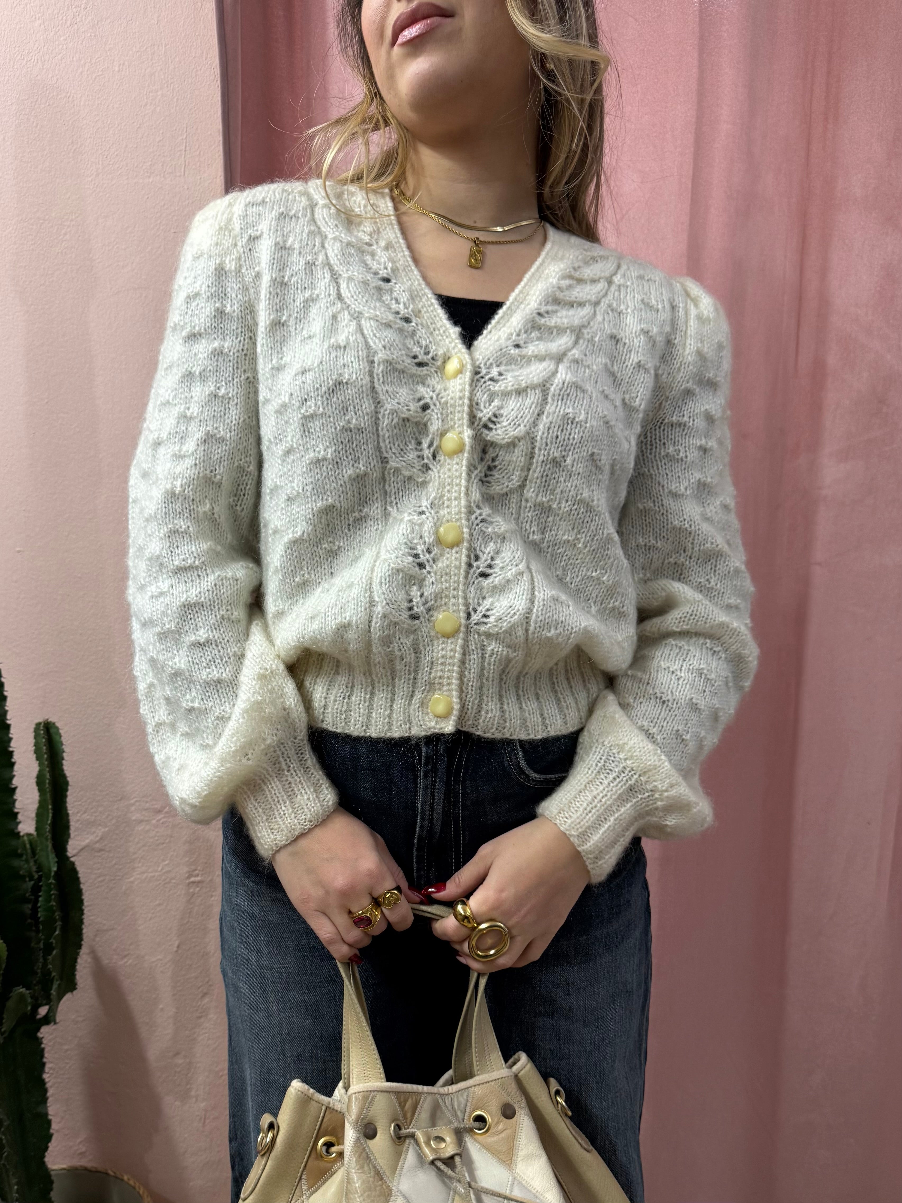 Cardigan panna con maniche gigot