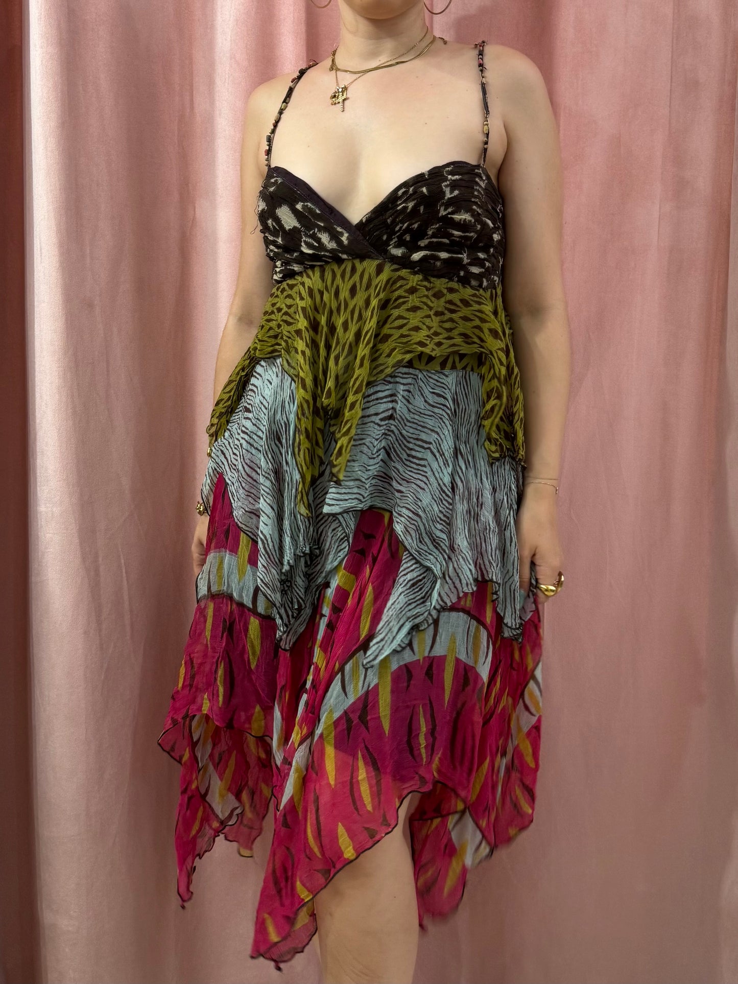 Vestito in fantasia con balze