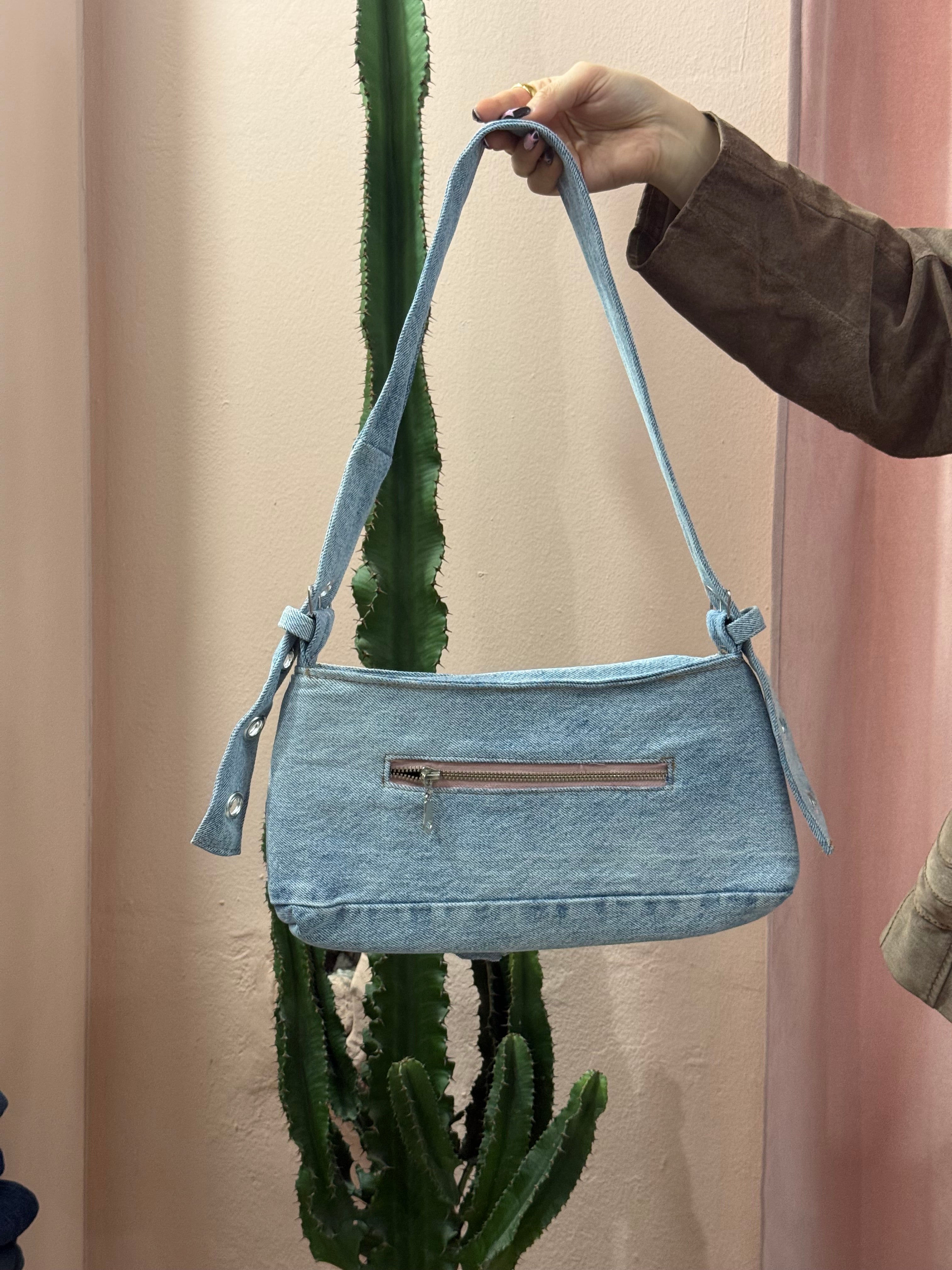 Borsa baguette Levis upcycling denim chiaro