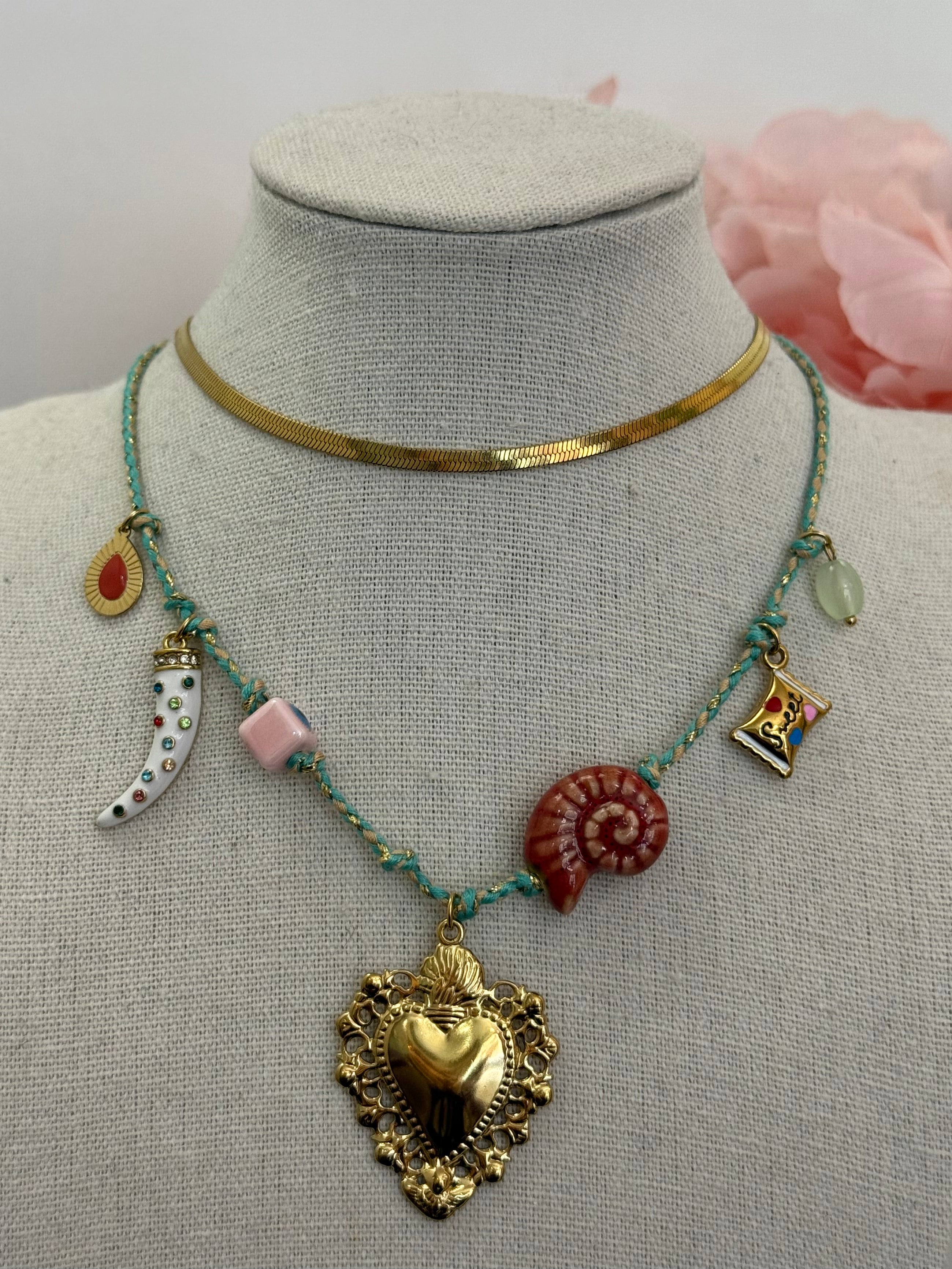 Collana multi charm cuore sacro corda verde