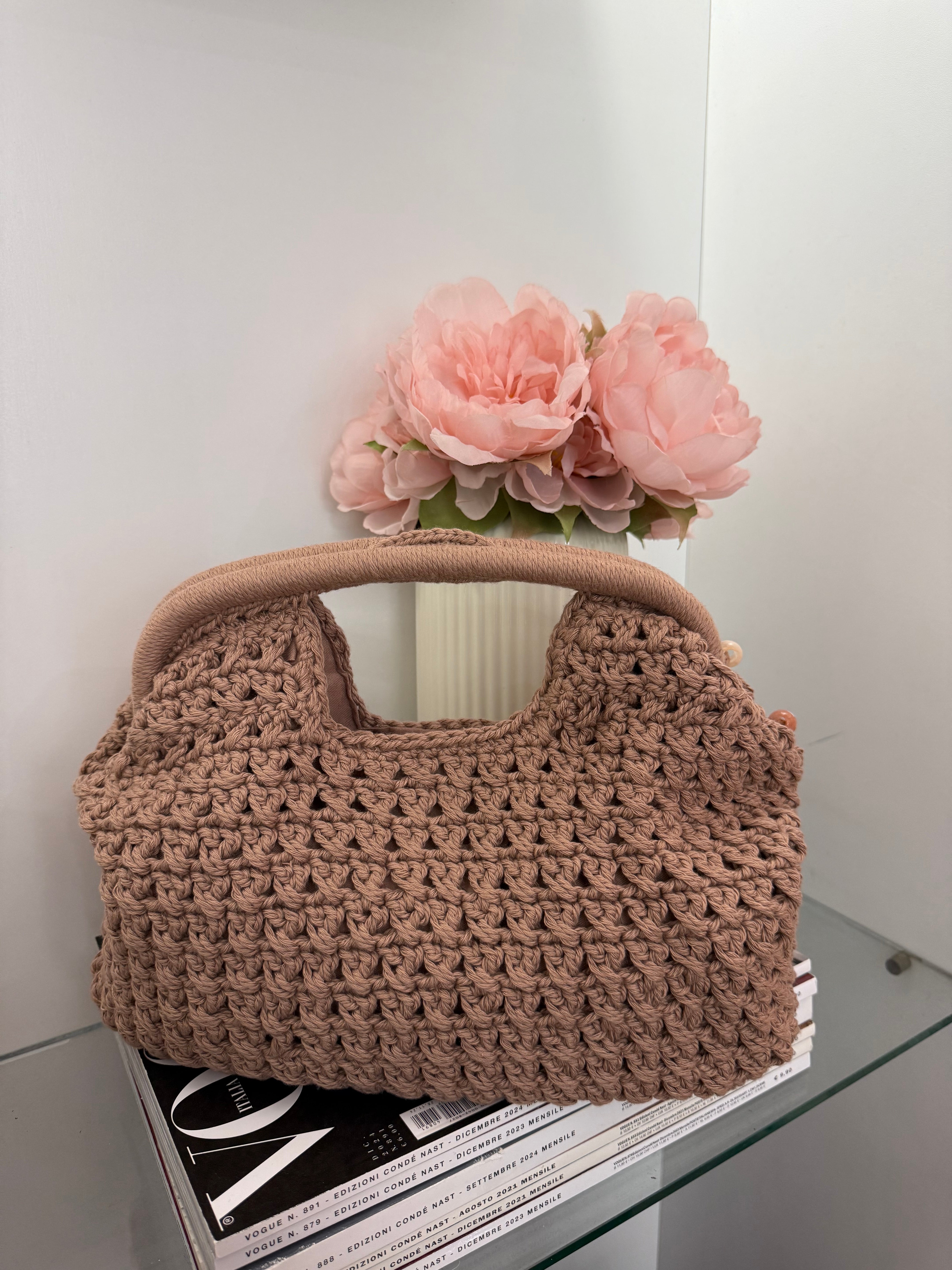 Borsa intrecciata con perline