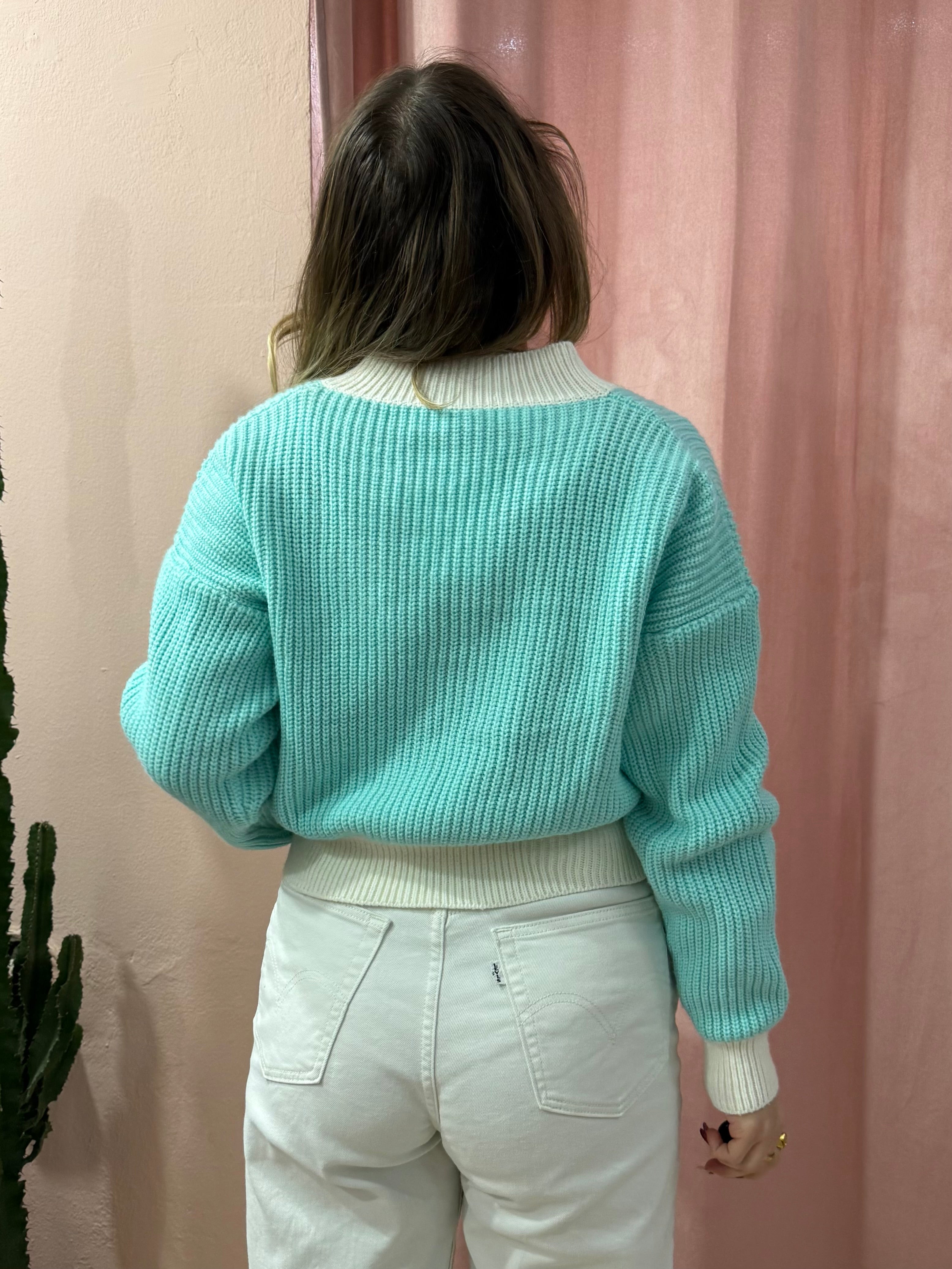 Maglione crop scollo a V