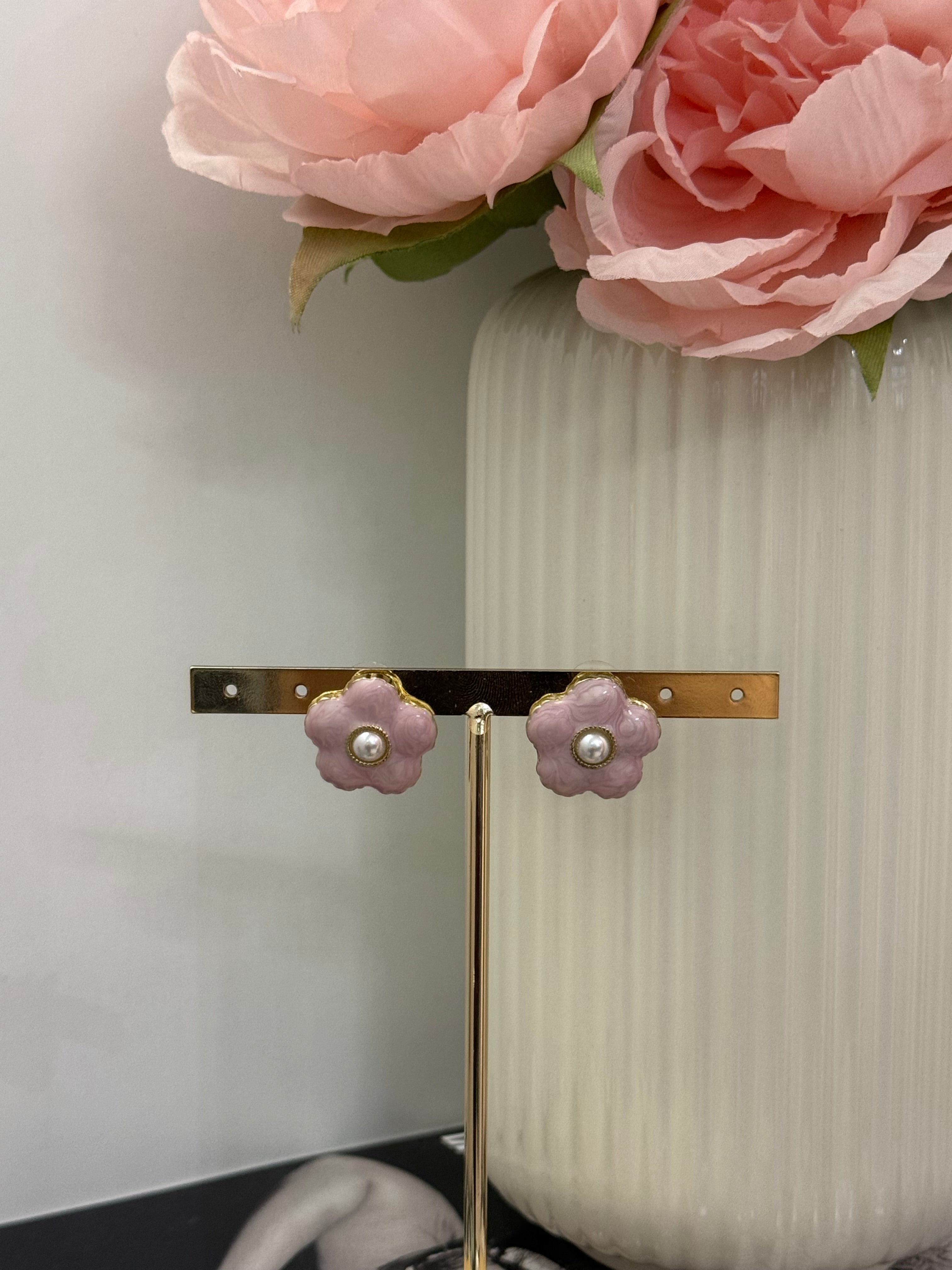 Orecchini fiore lilla | solo online