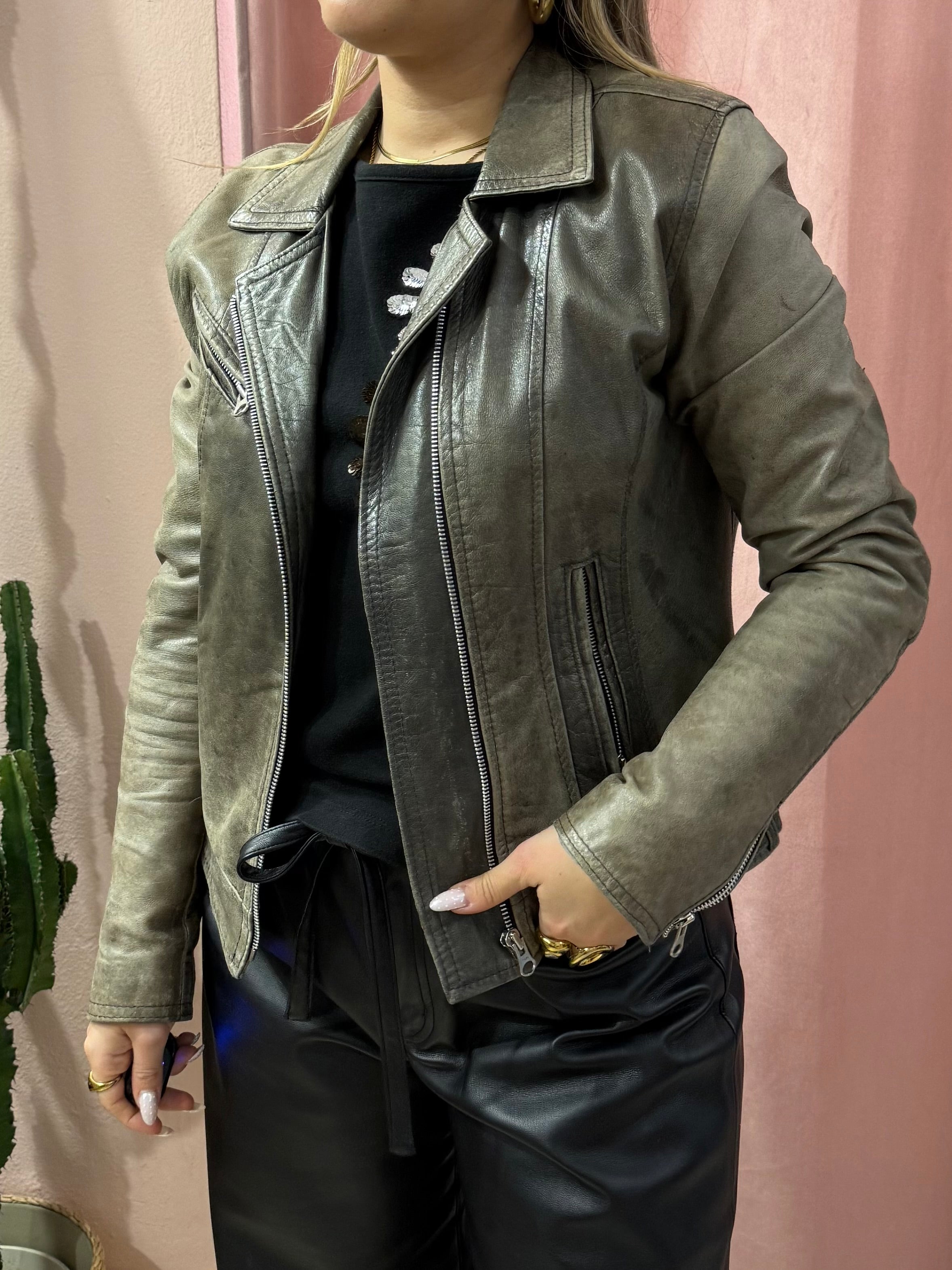 Chiodo in pelle effetto invecchiato