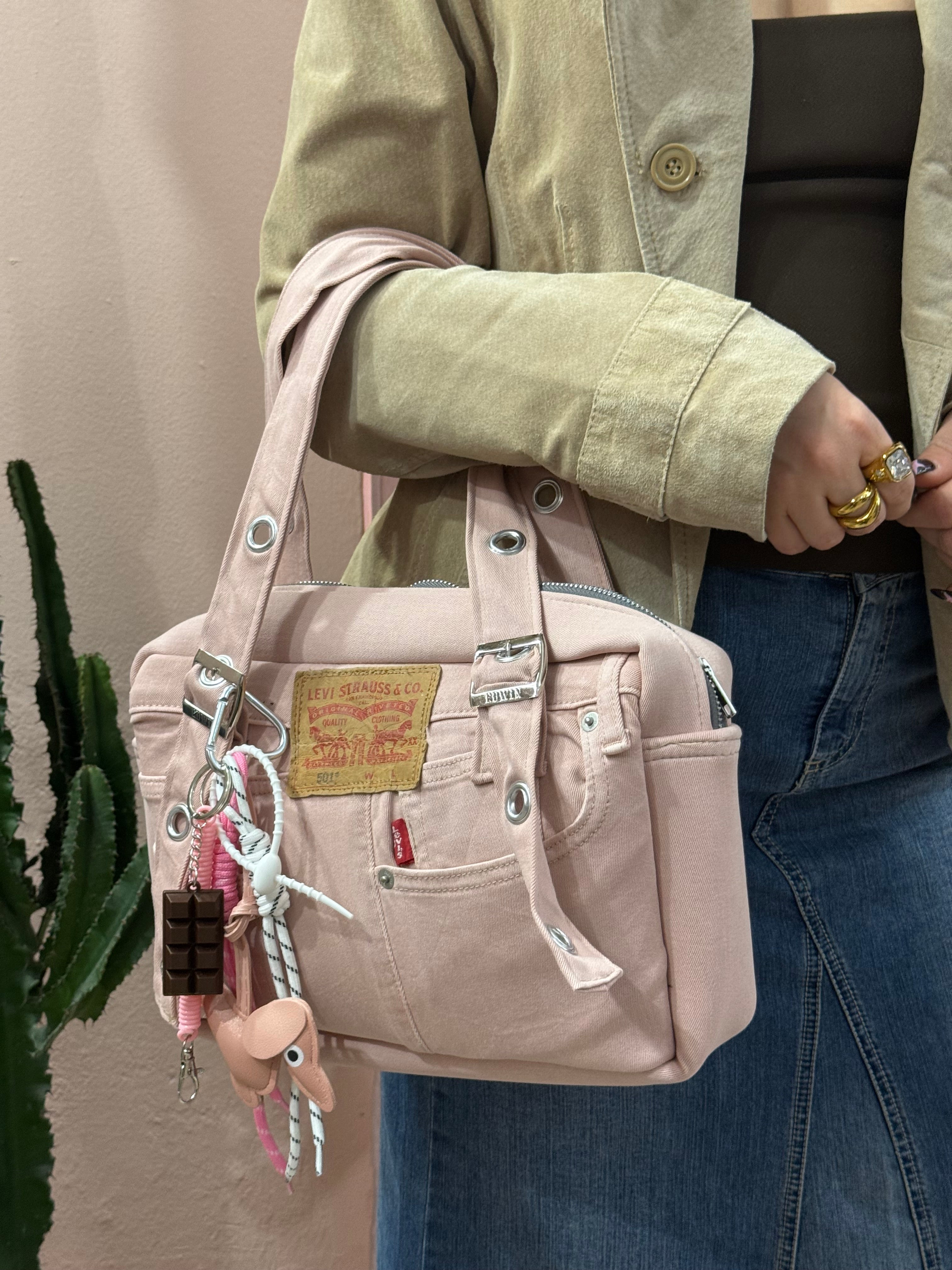 Borsa Levis upcycling rosa