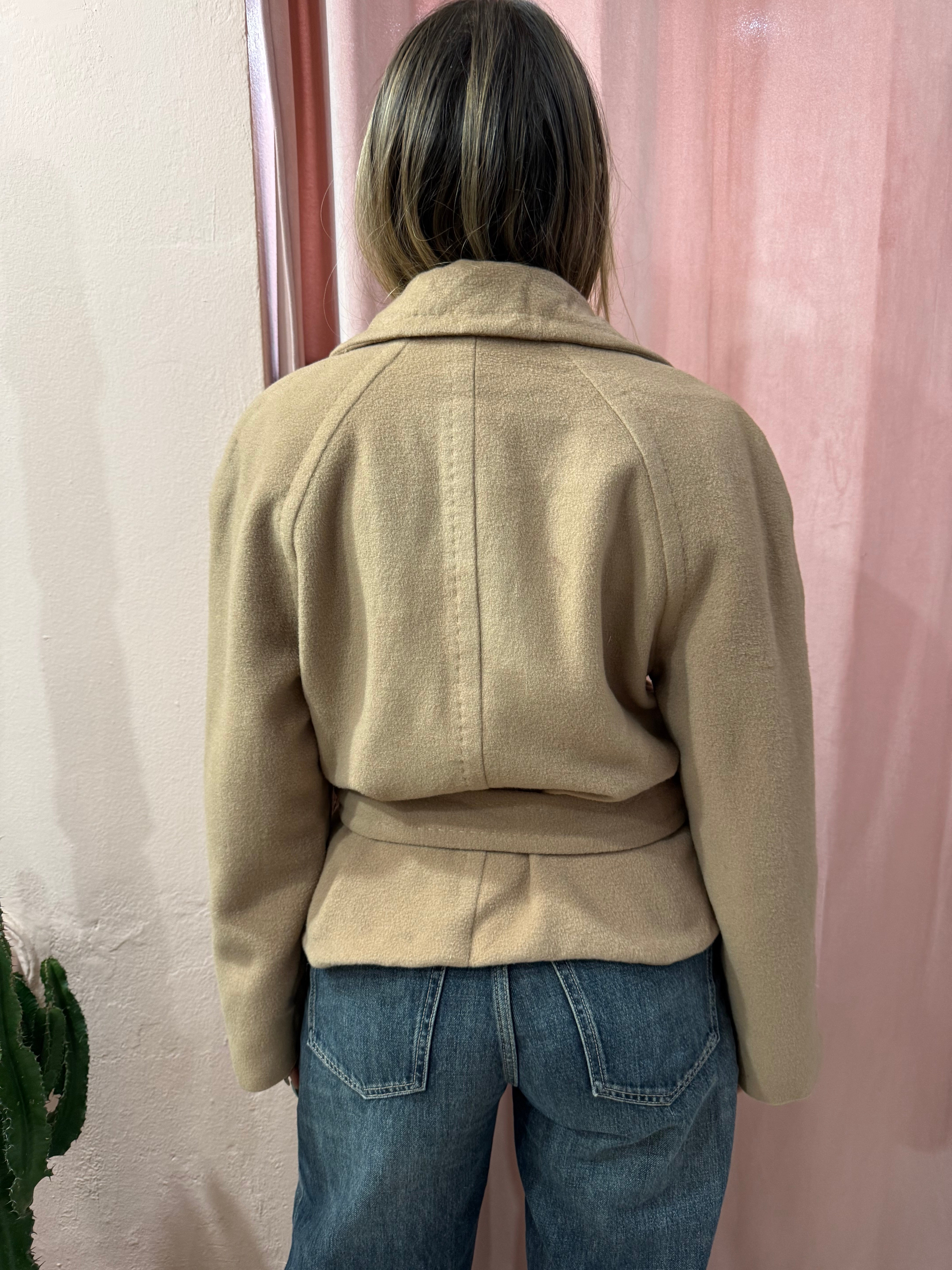 Cappotto corto cammello in lana