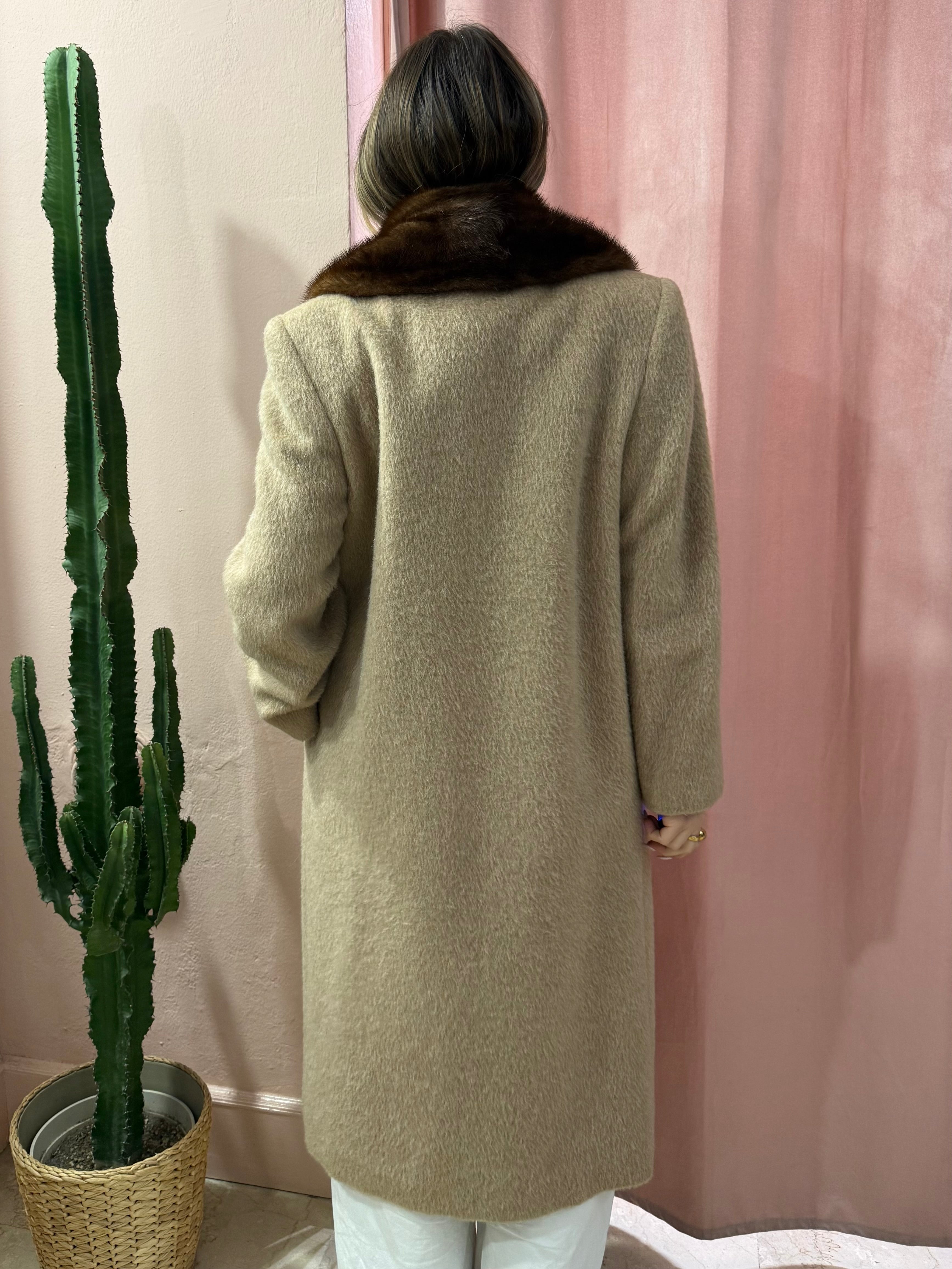 Cappotto in lana collo in visone