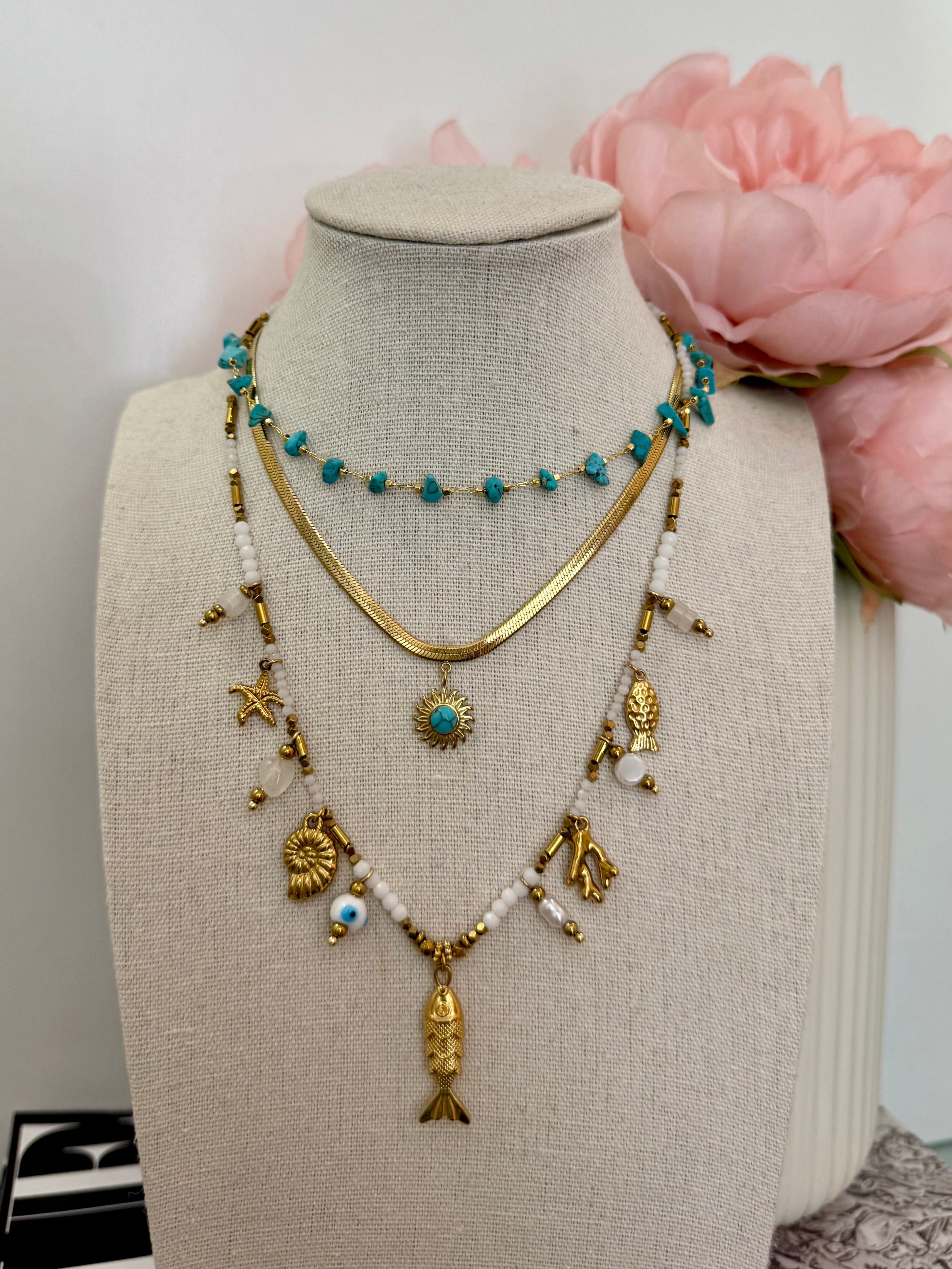 Collana multicharm bianca