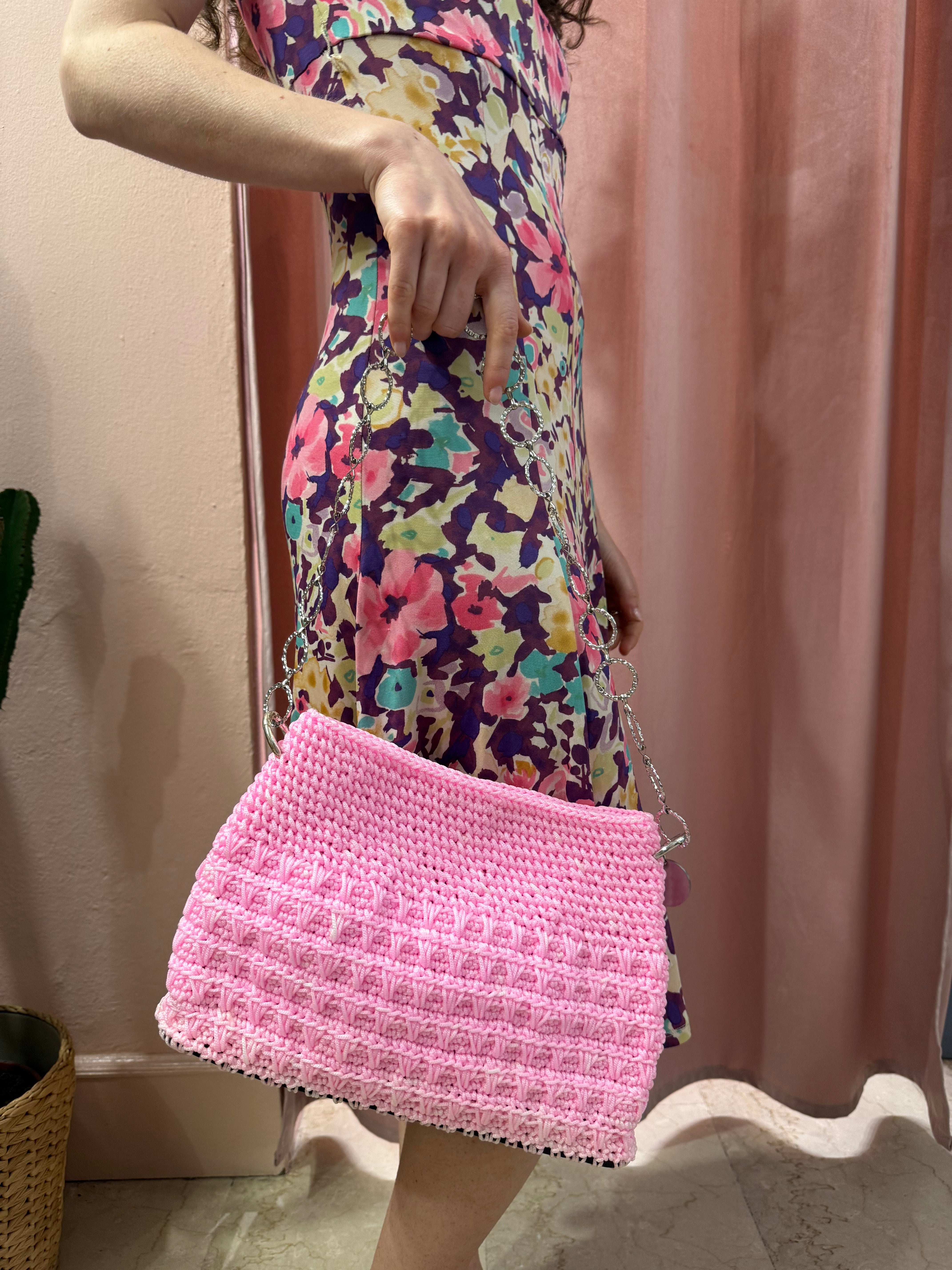 Borsa rosa crochet con catena