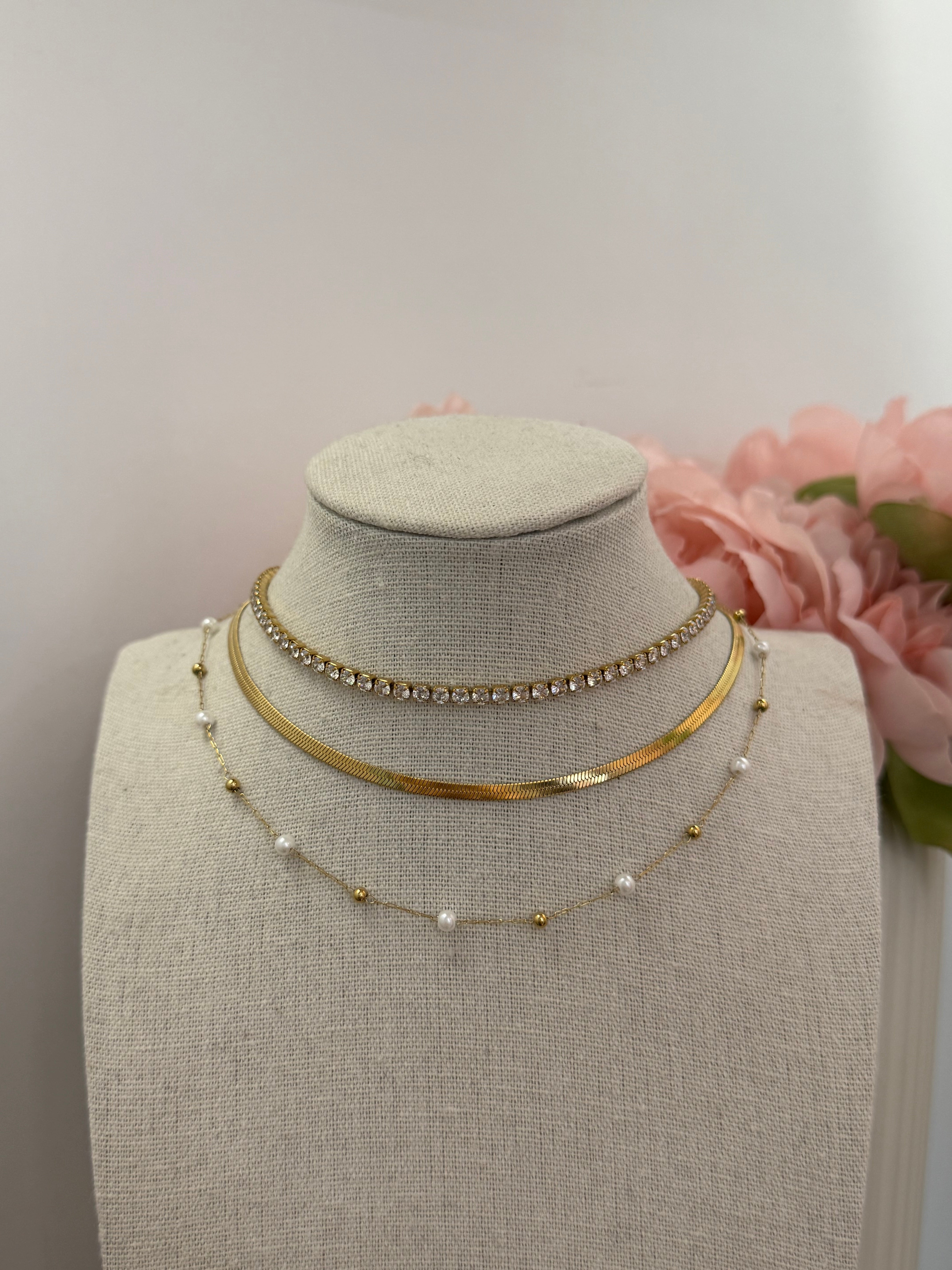 Collana girocollo con perle