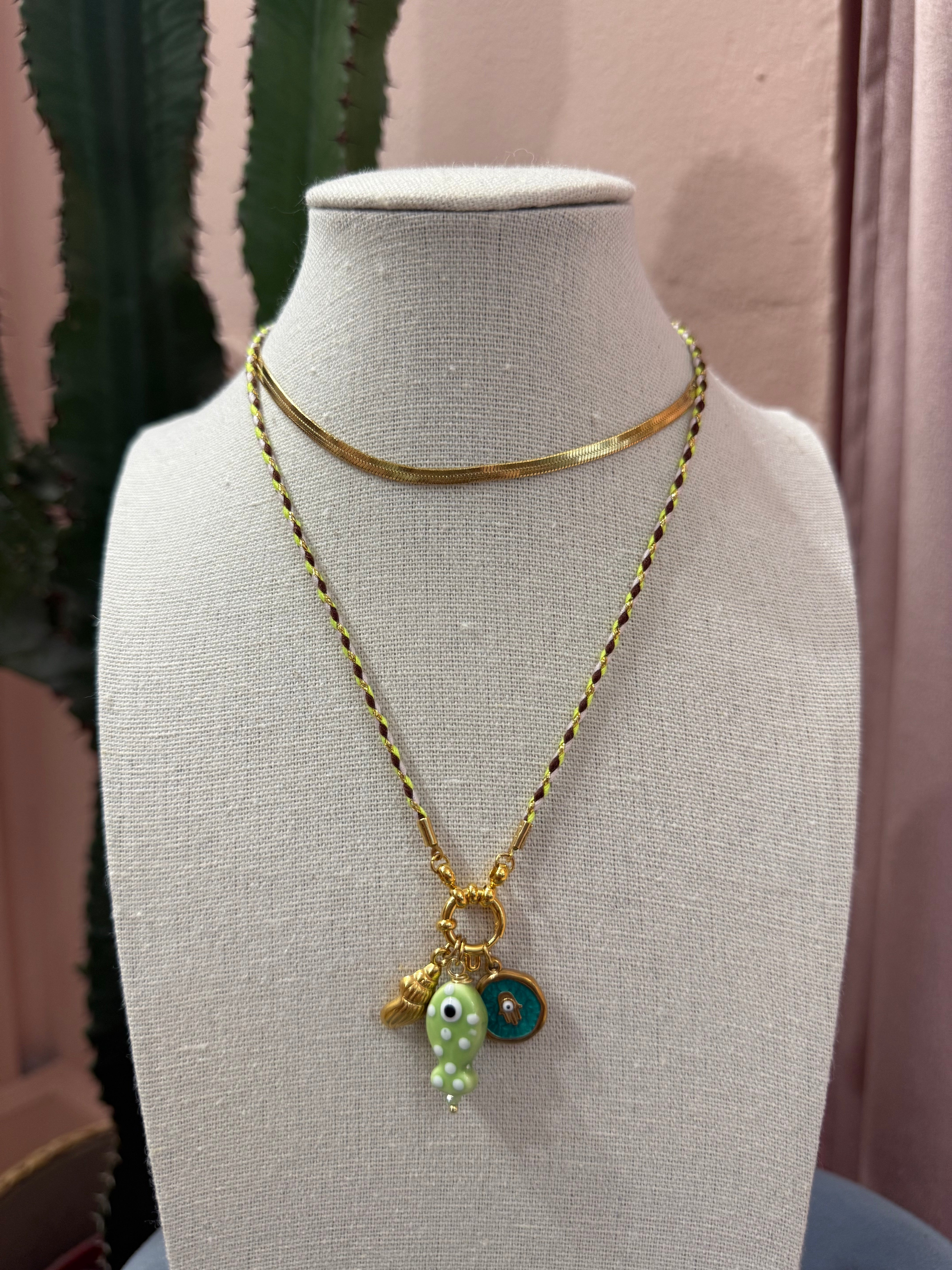 Collana in corda mix ciondoli pesci più colori