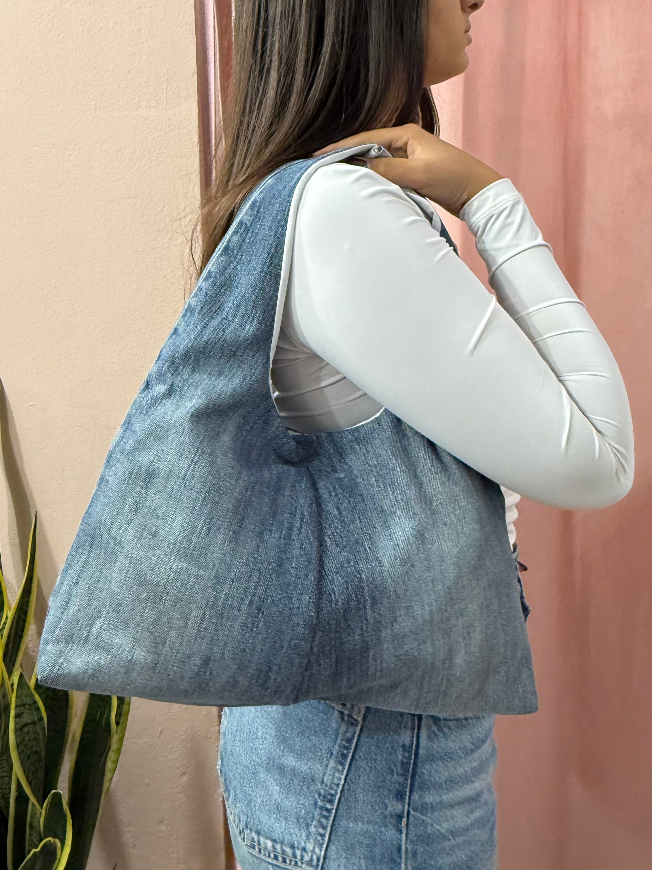 Borsa Levis upcycling a spalla