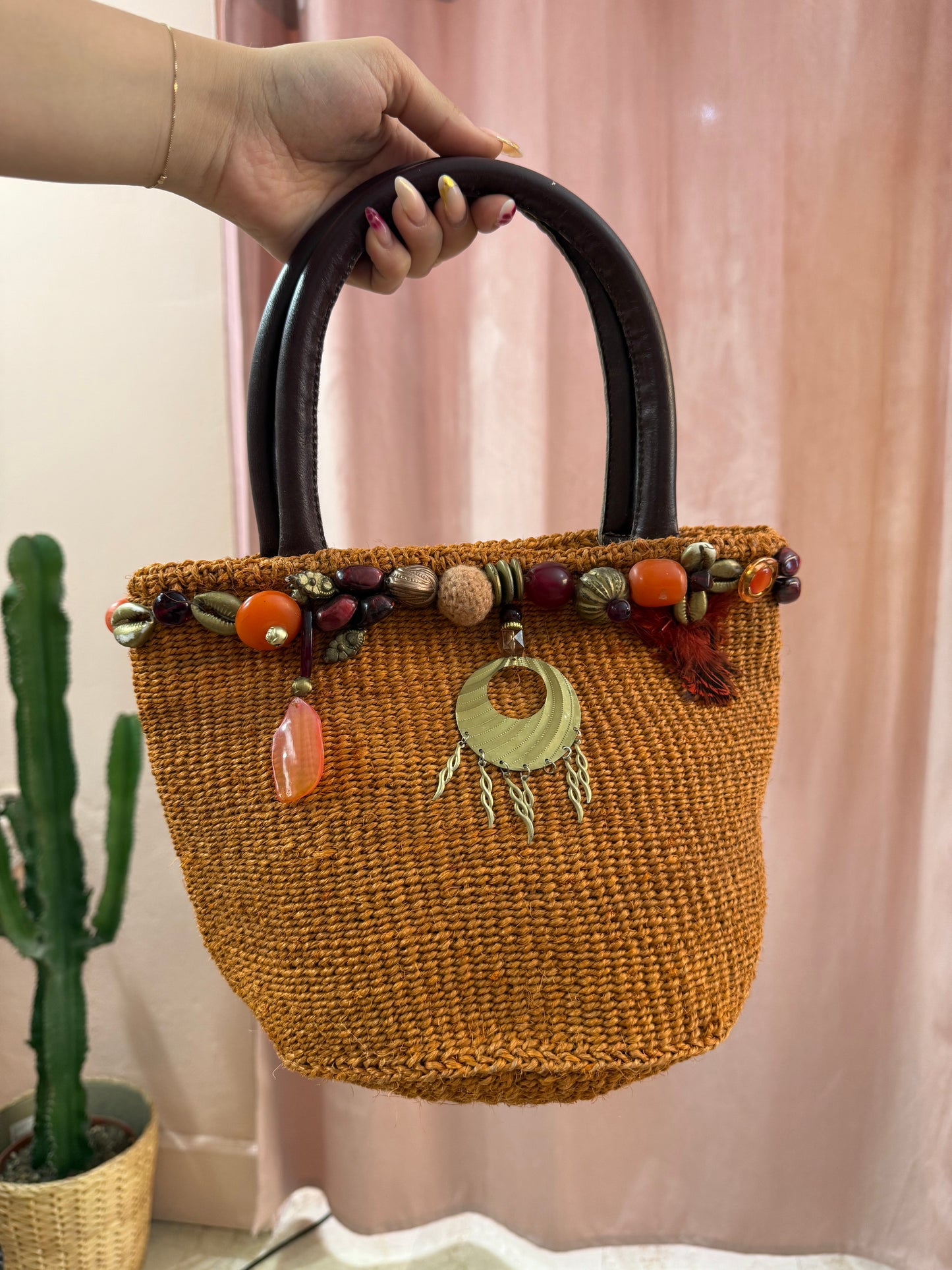 Borsa vintage arancio con ciondoli