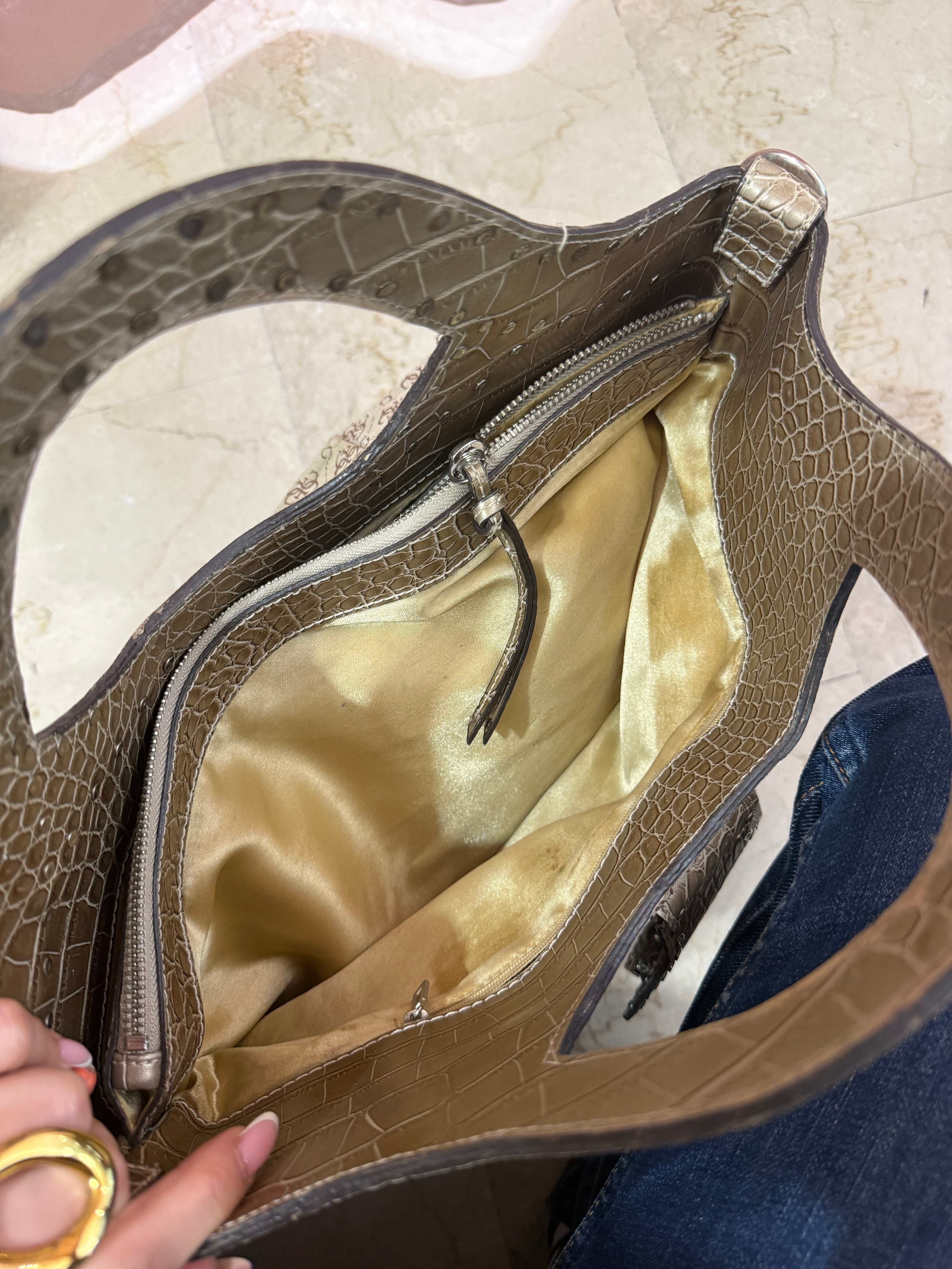 Guess 2000 monogram con borchie