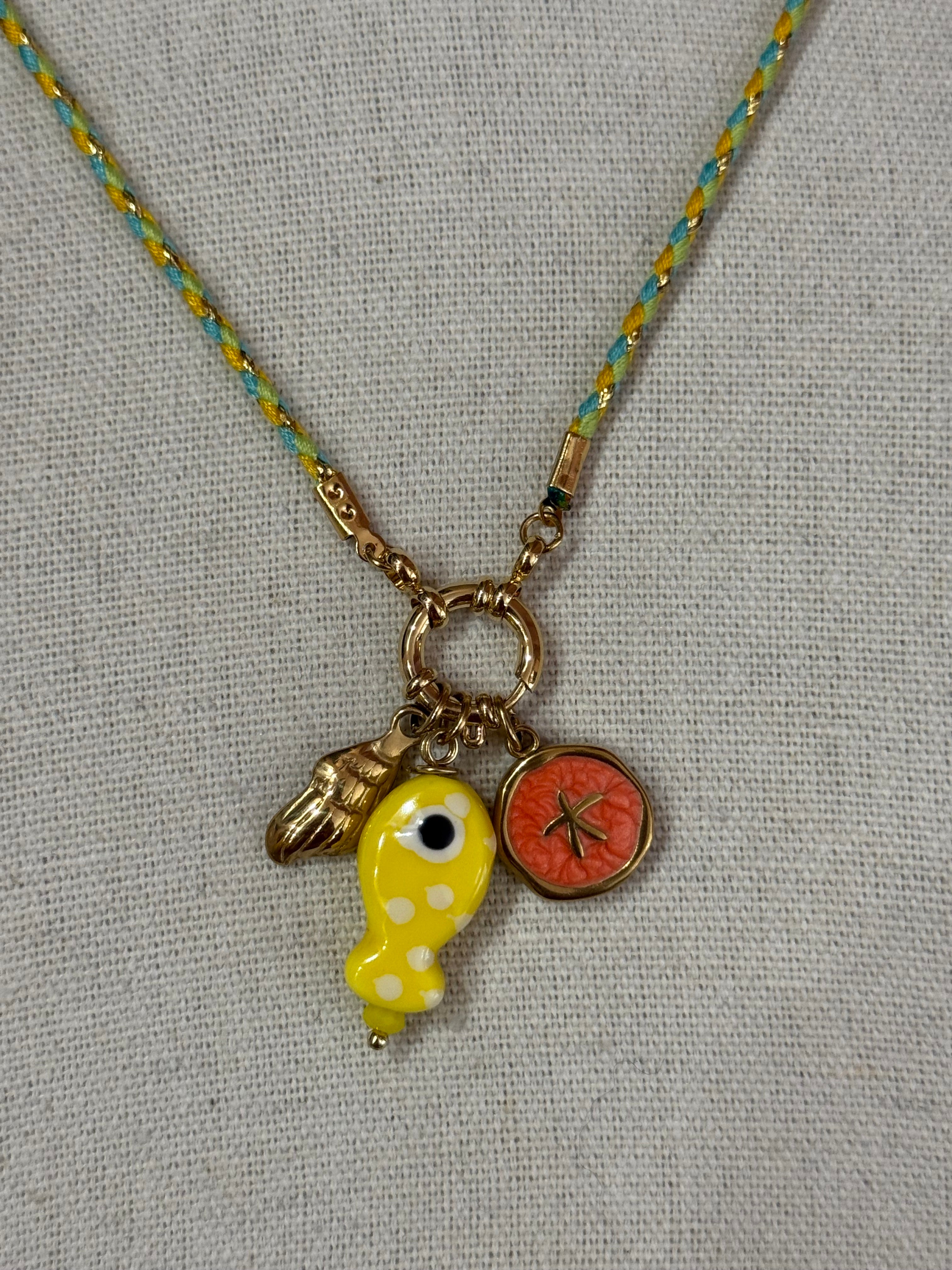 Collana in corda mix ciondoli pesci più colori