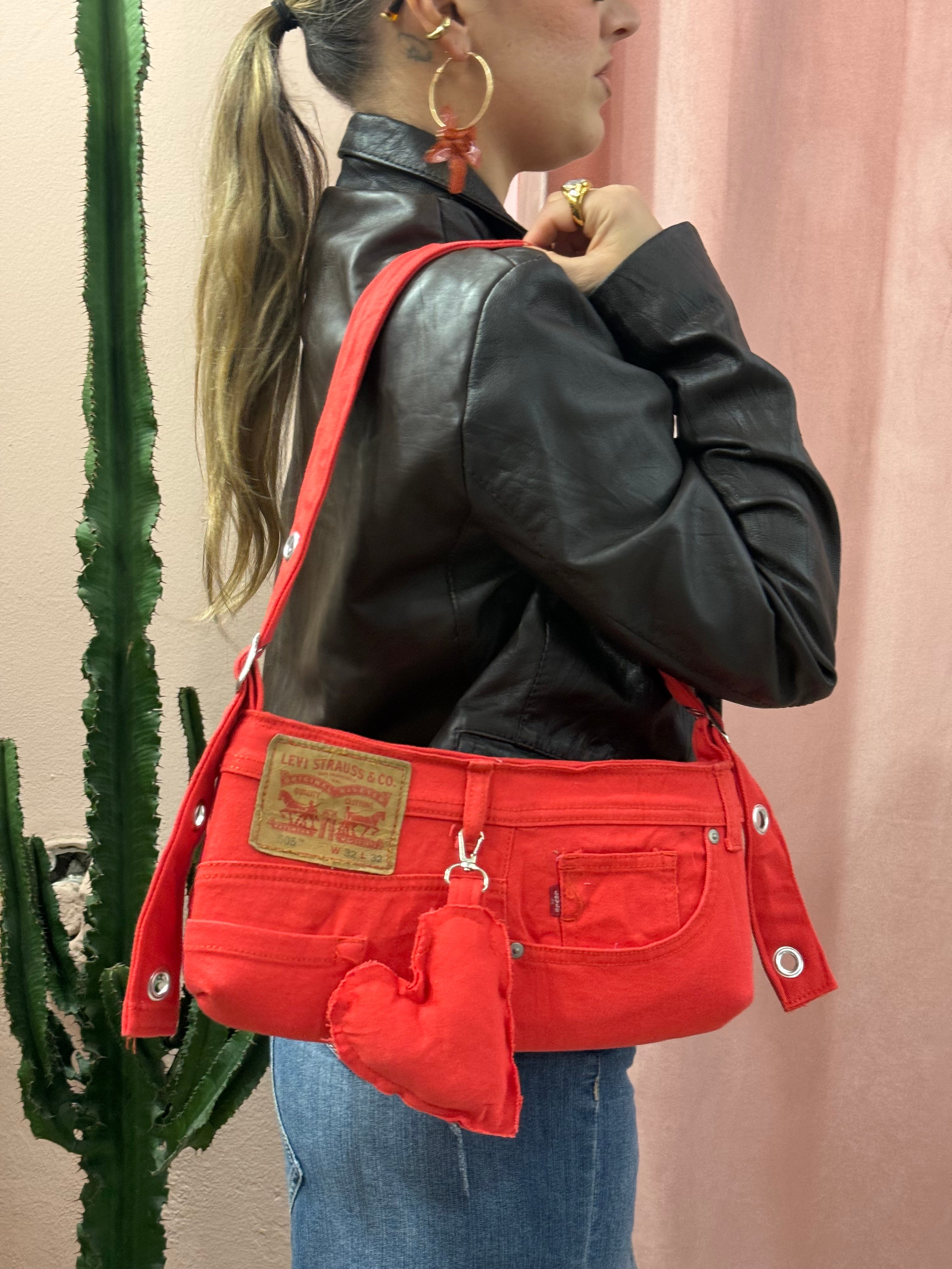 Borsa baguette Levis upcycling rossa