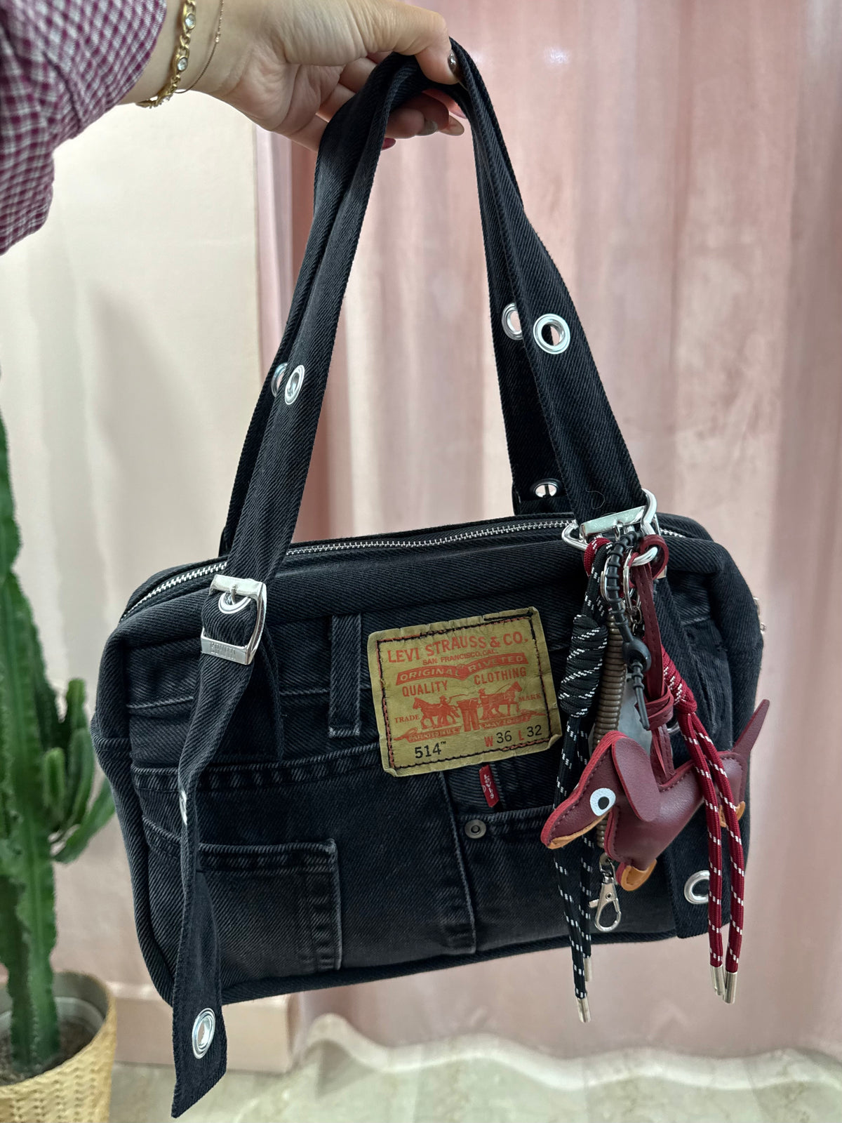 Borsa Levis upcycling nera