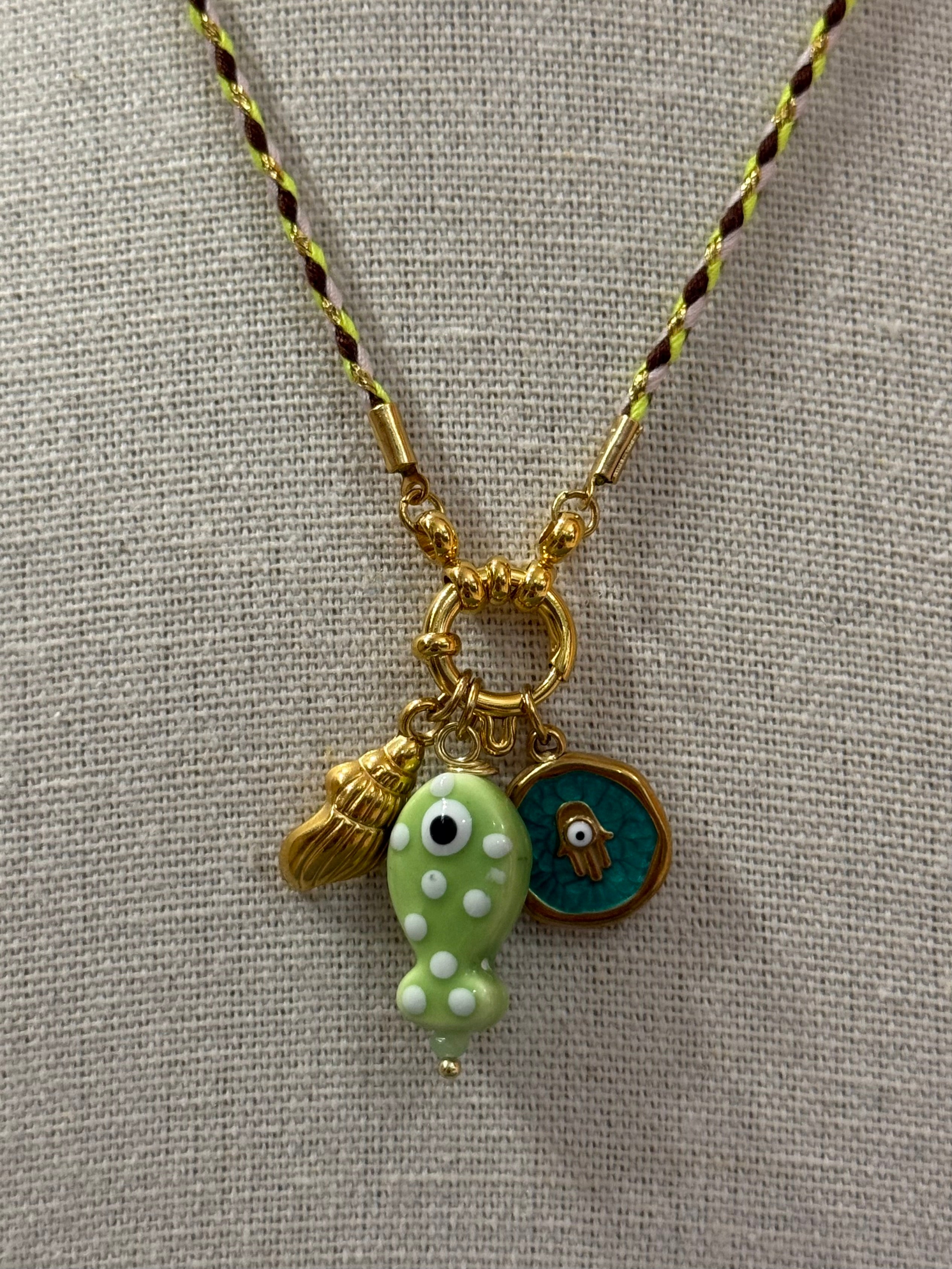 Collana in corda mix ciondoli pesci più colori