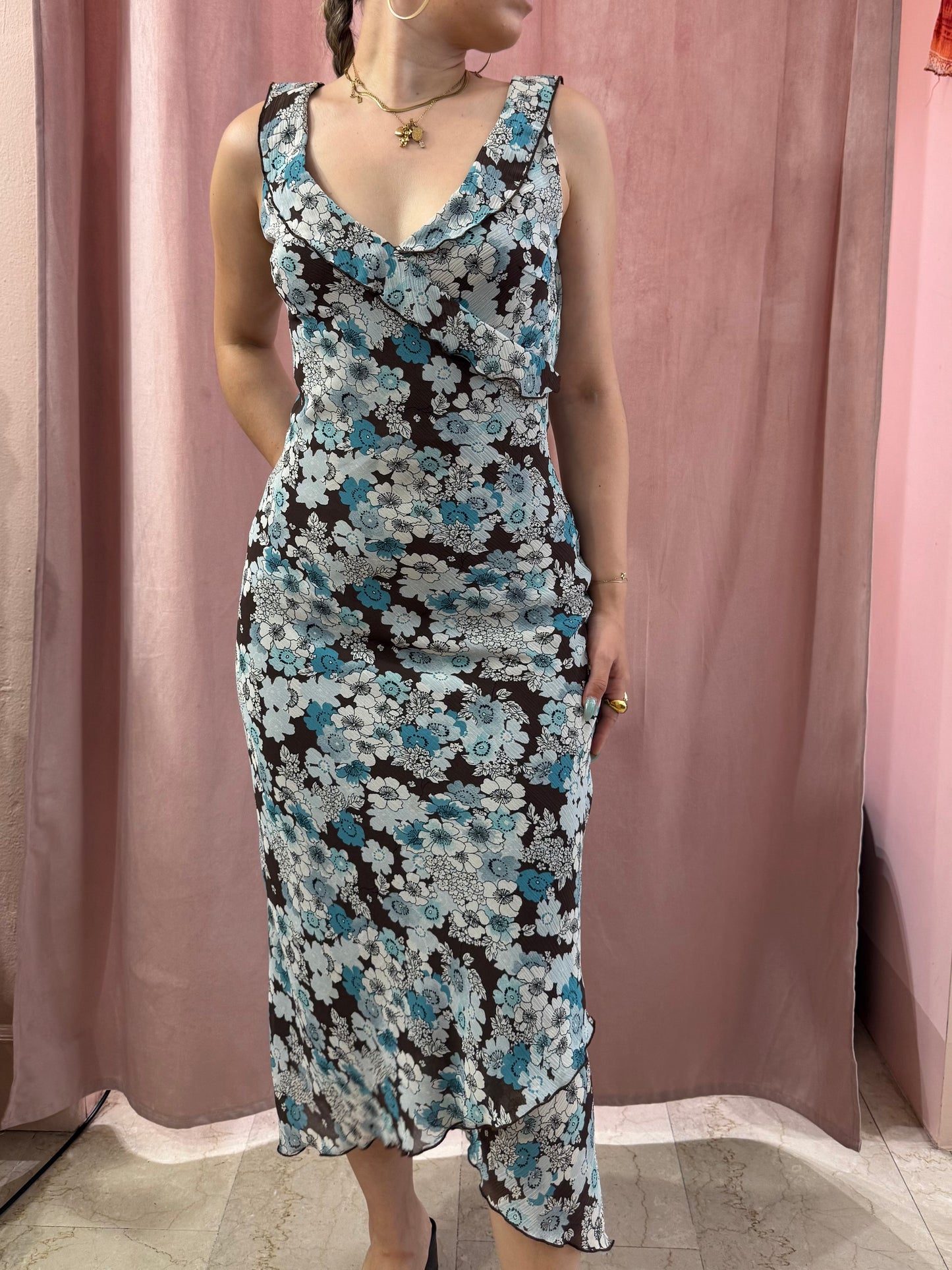 Vestito anni 2000 in fantasia floreale sull’azzurro