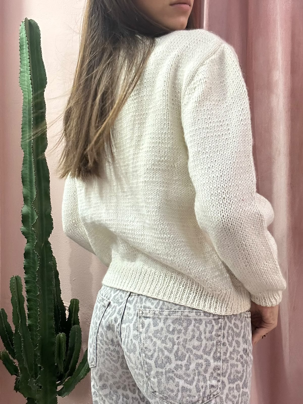 Maglione vintage con ricami fiori in lana