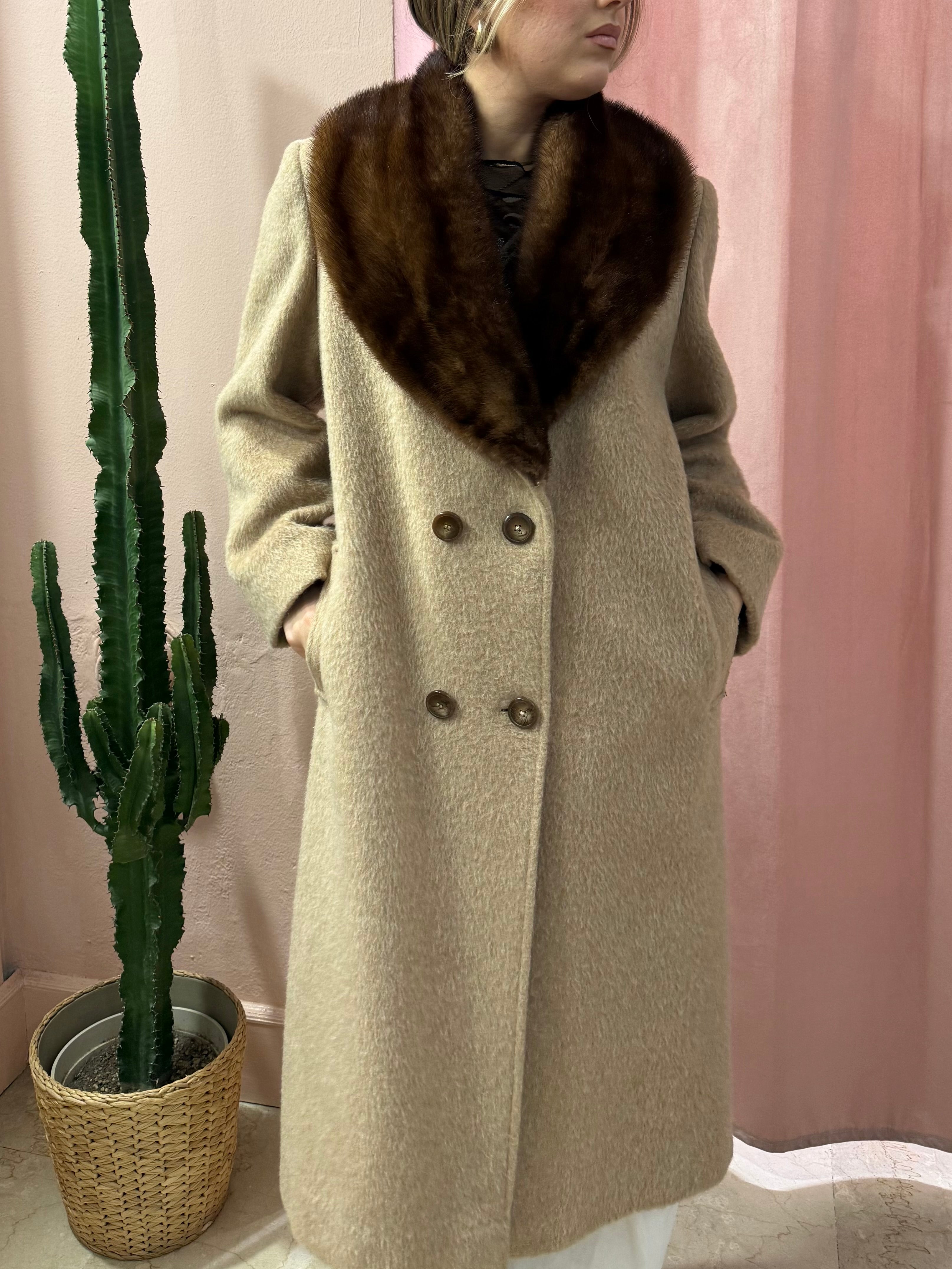 Cappotto in lana collo in visone