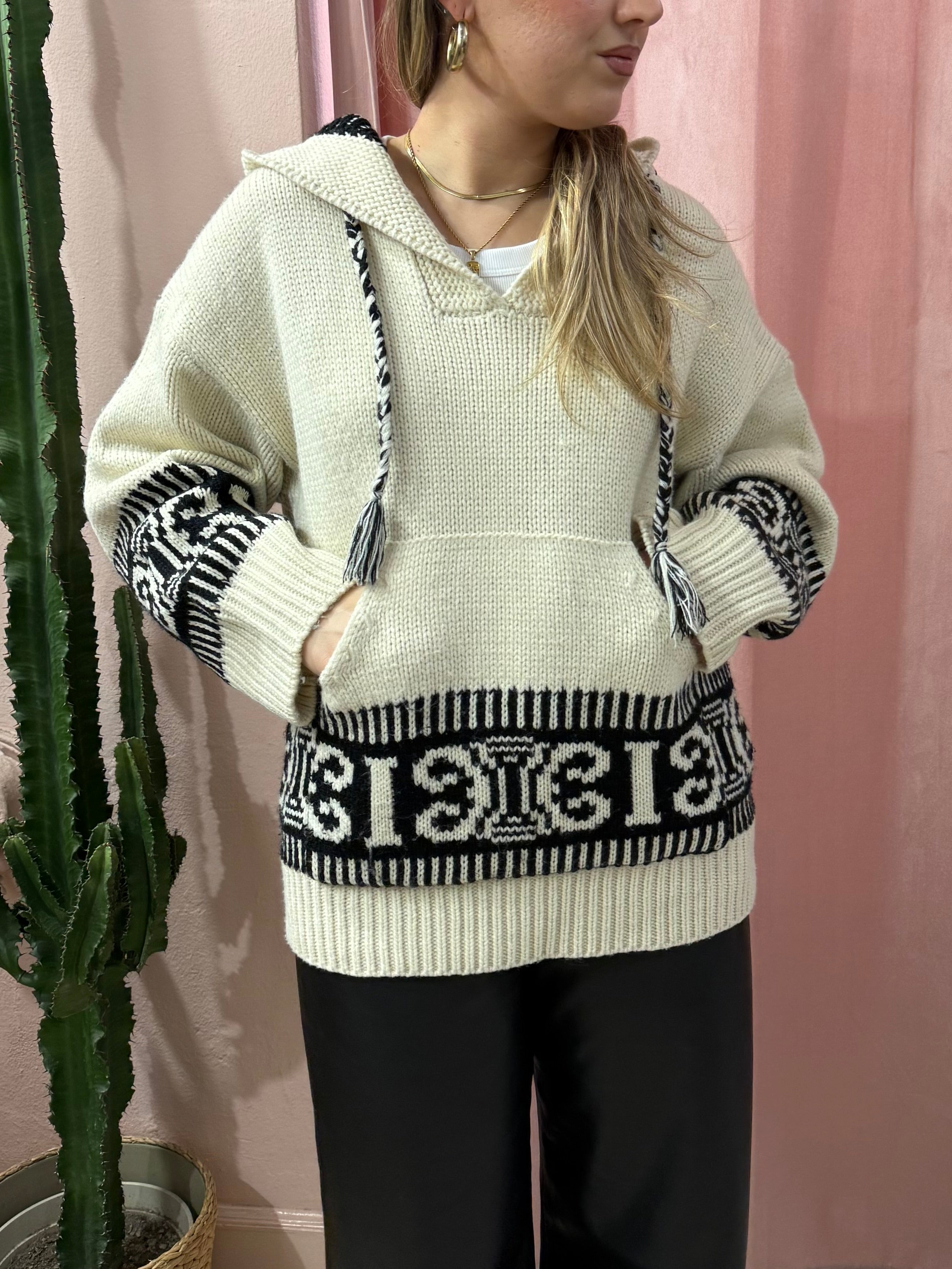 Felpa con cappuccio bianca e nera