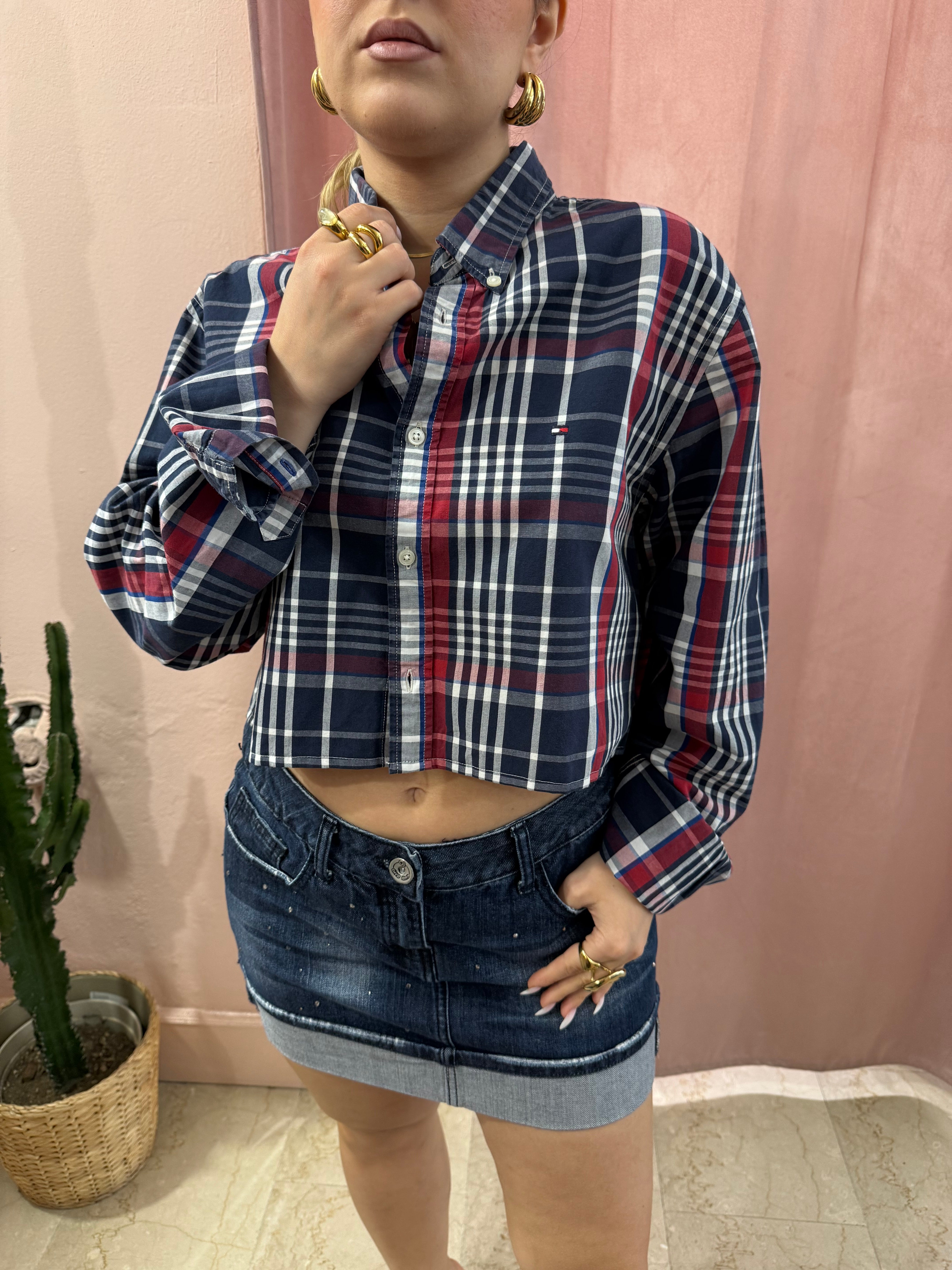 Camicia Tommy H. crop a quadri rossa e blu