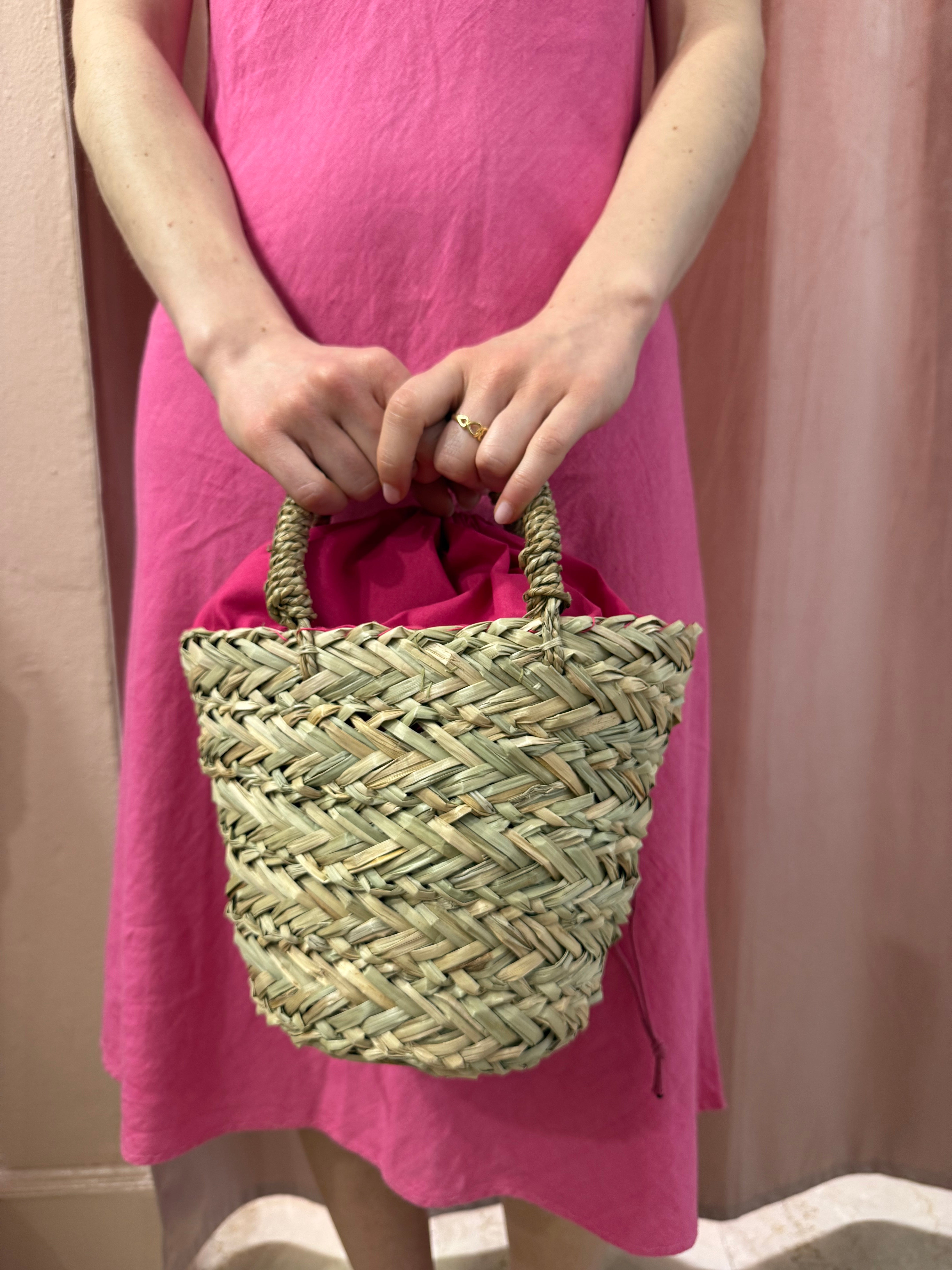 Borsa in paglia con ricamo fiore