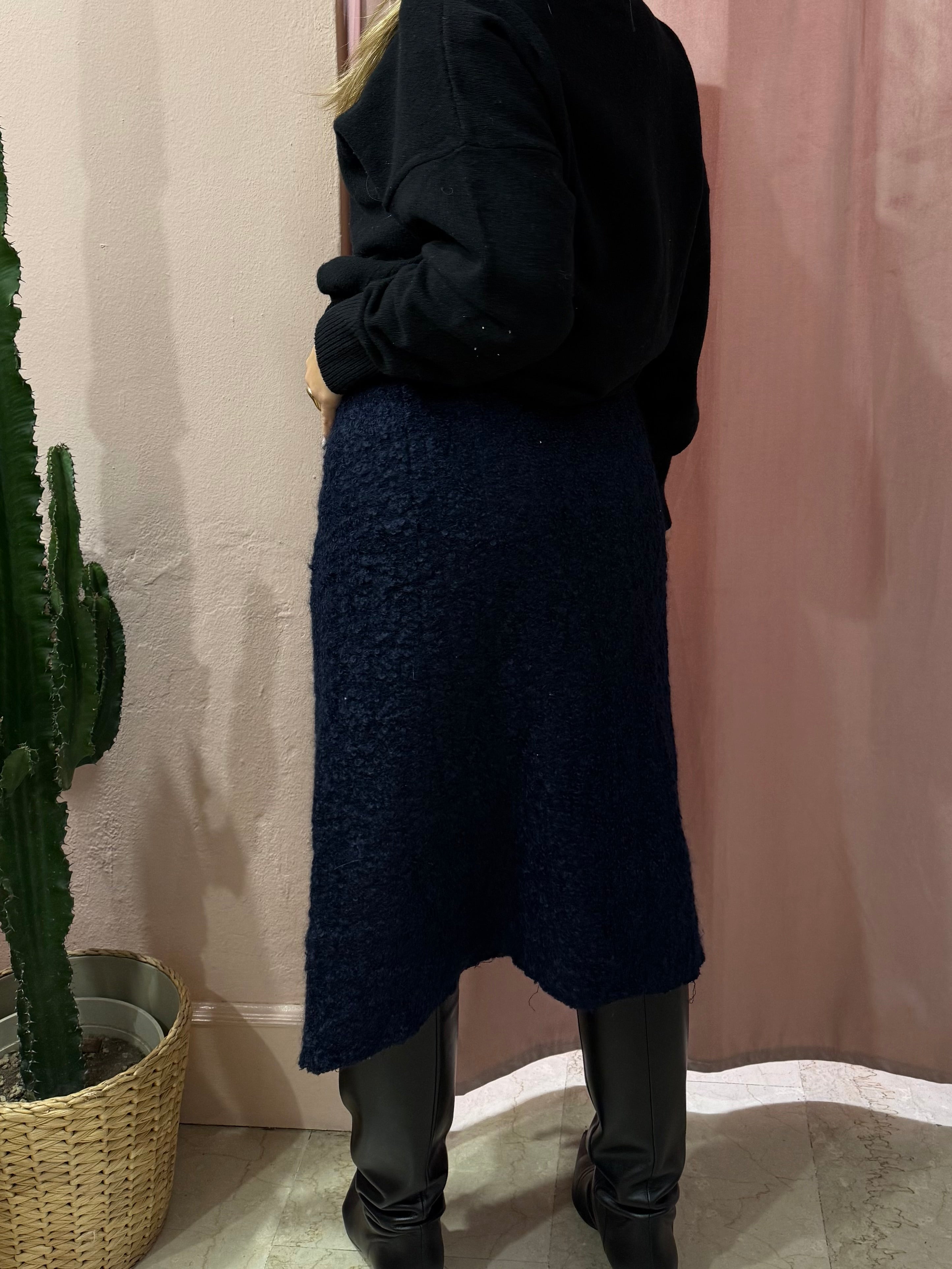 Gonna longuette blu in lana bouclé