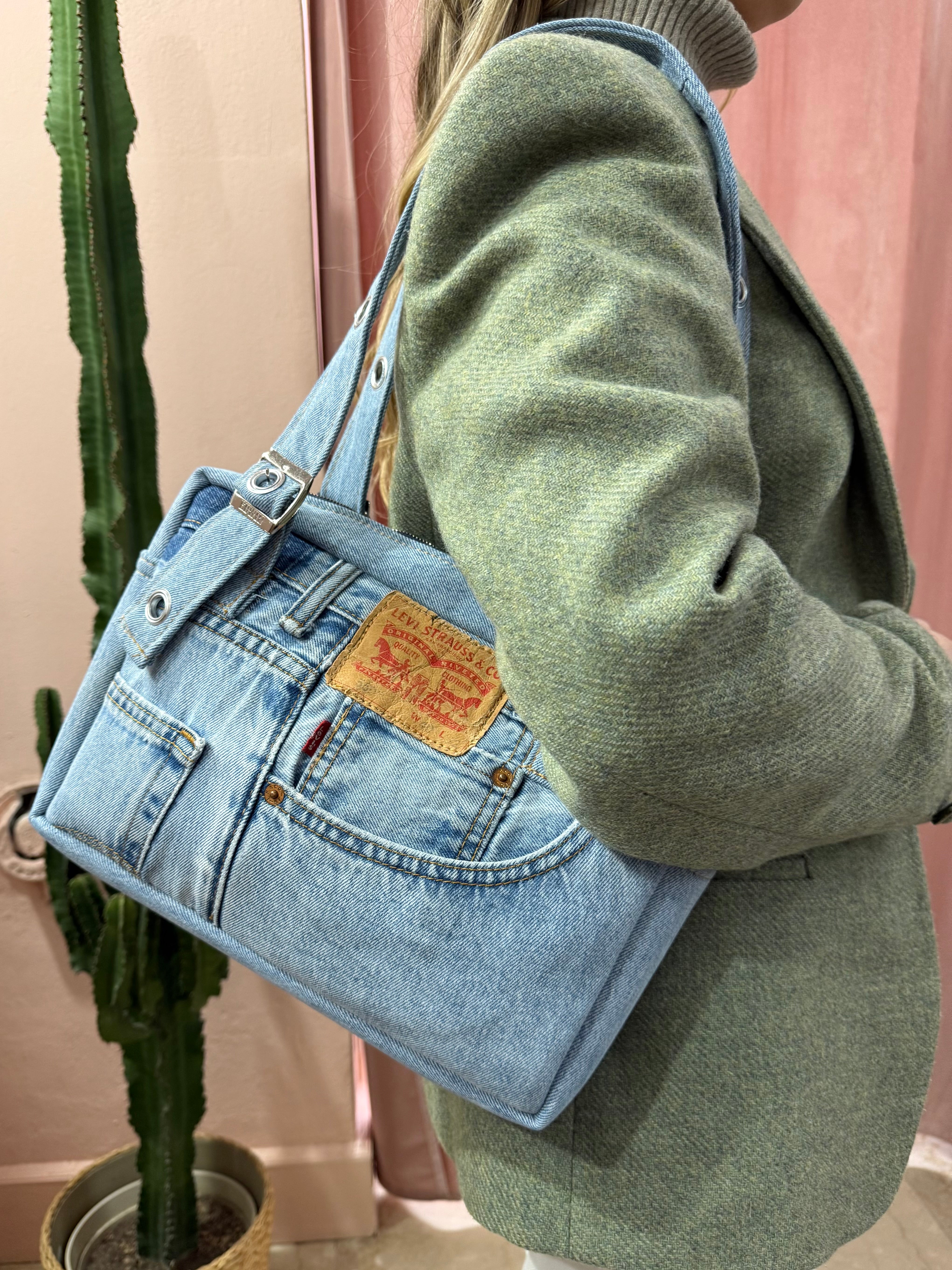 Borsa Levis upcycling denim chiaro