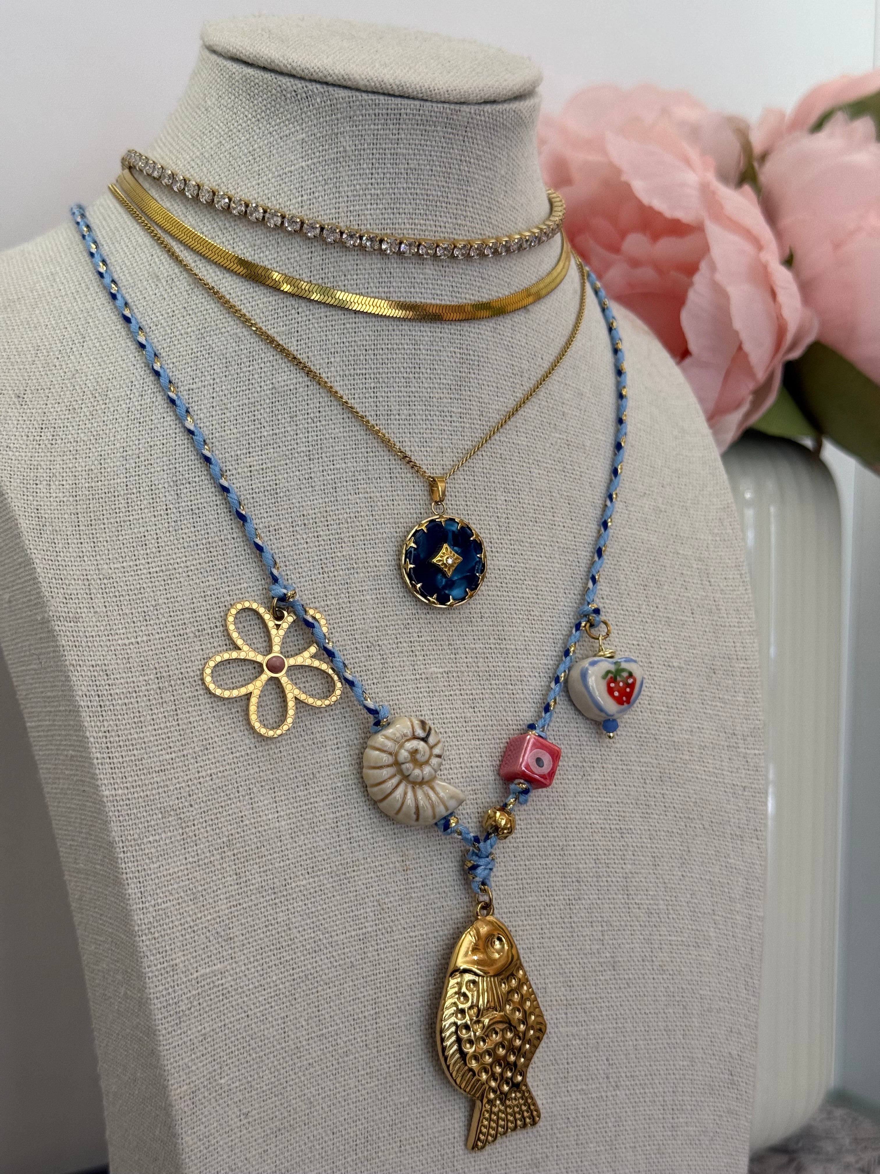 Collana multi charm pesce corda blu