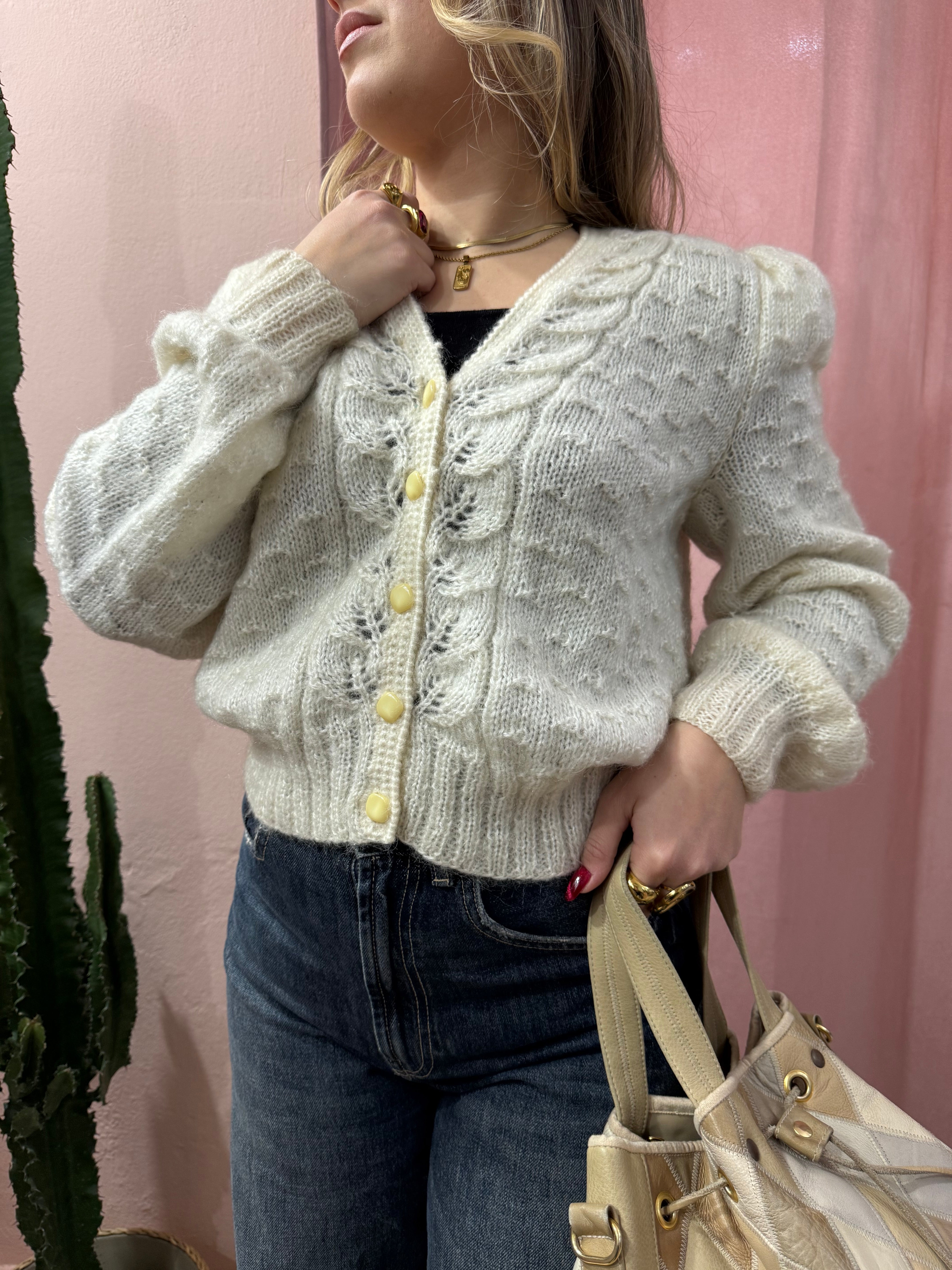 Cardigan panna con maniche gigot